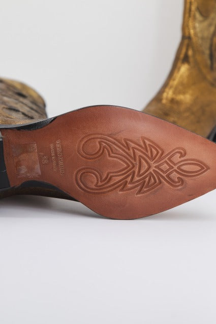 CURIOSITÈ C en color ORO (3)