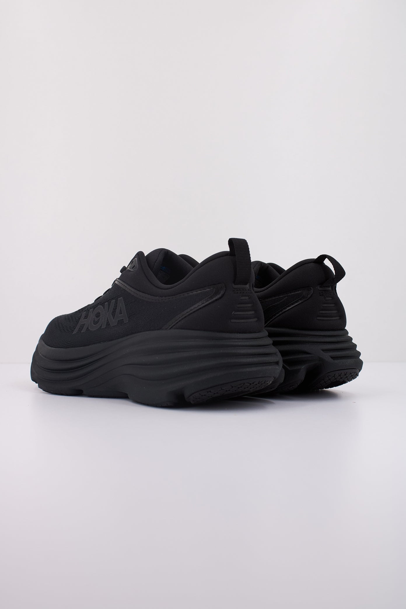 HOKA BONDI en color NEGRO (4)