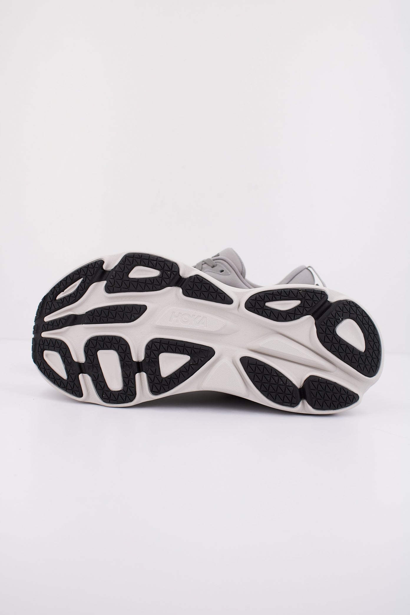 HOKA BONDI en color GRIS (5)