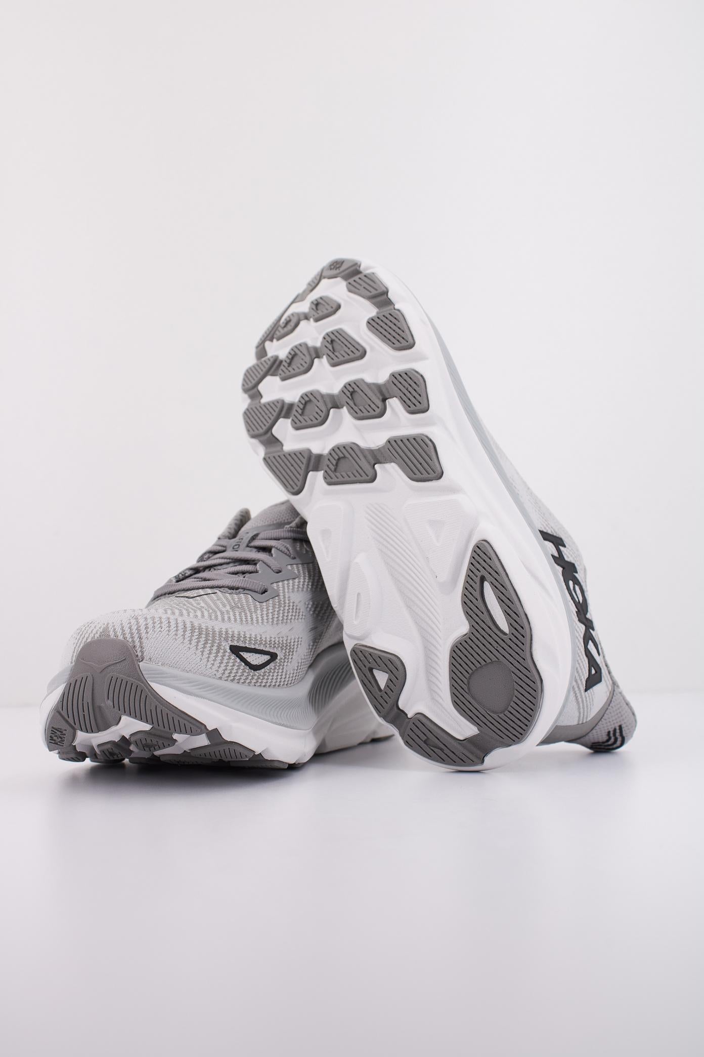 HOKA CLIFTON en color GRIS (5)