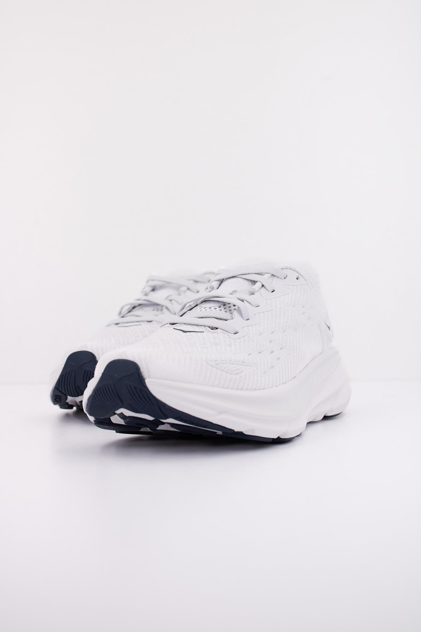 HOKA CLIFTON en color BLANCO (2)