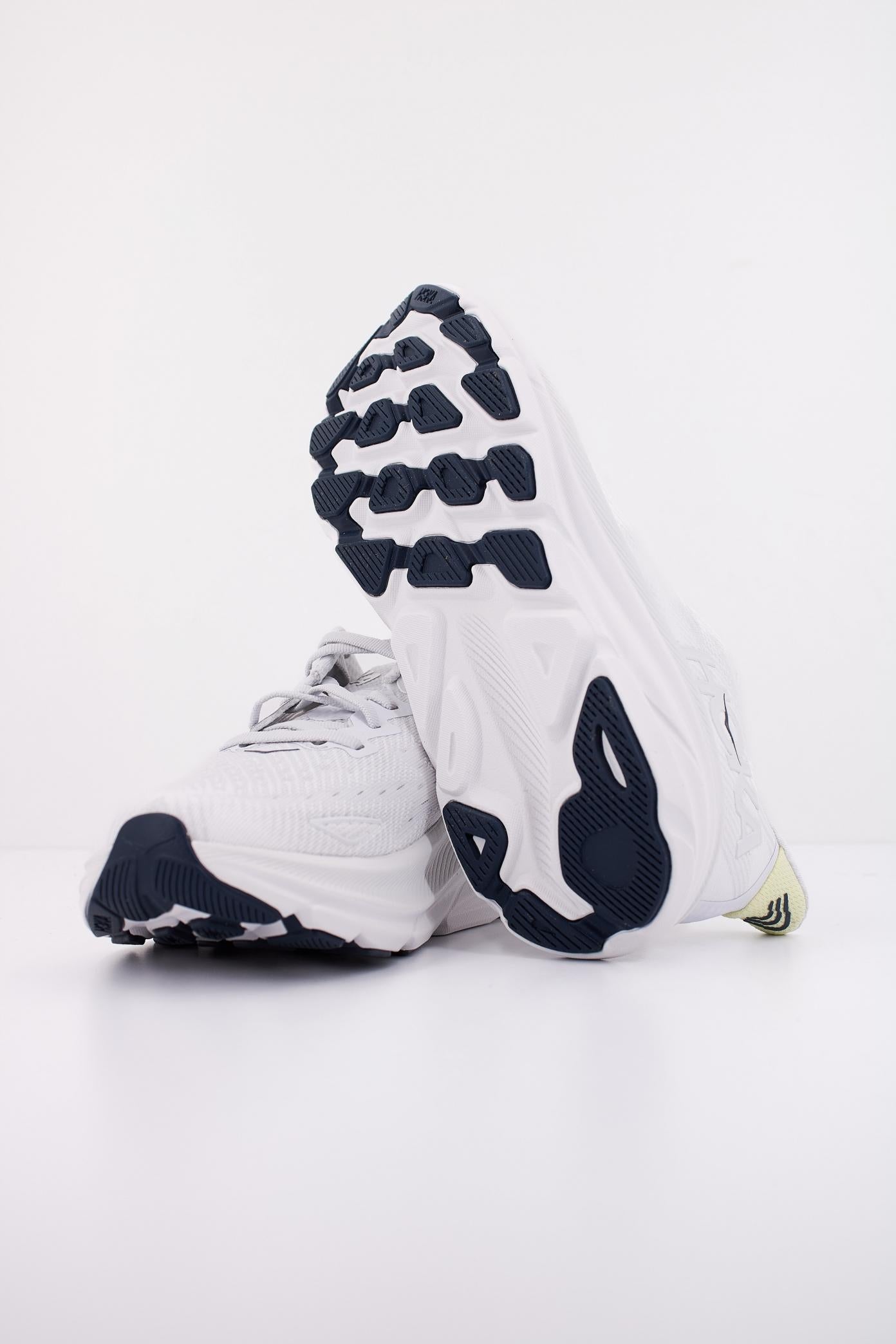 HOKA CLIFTON en color BLANCO (5)