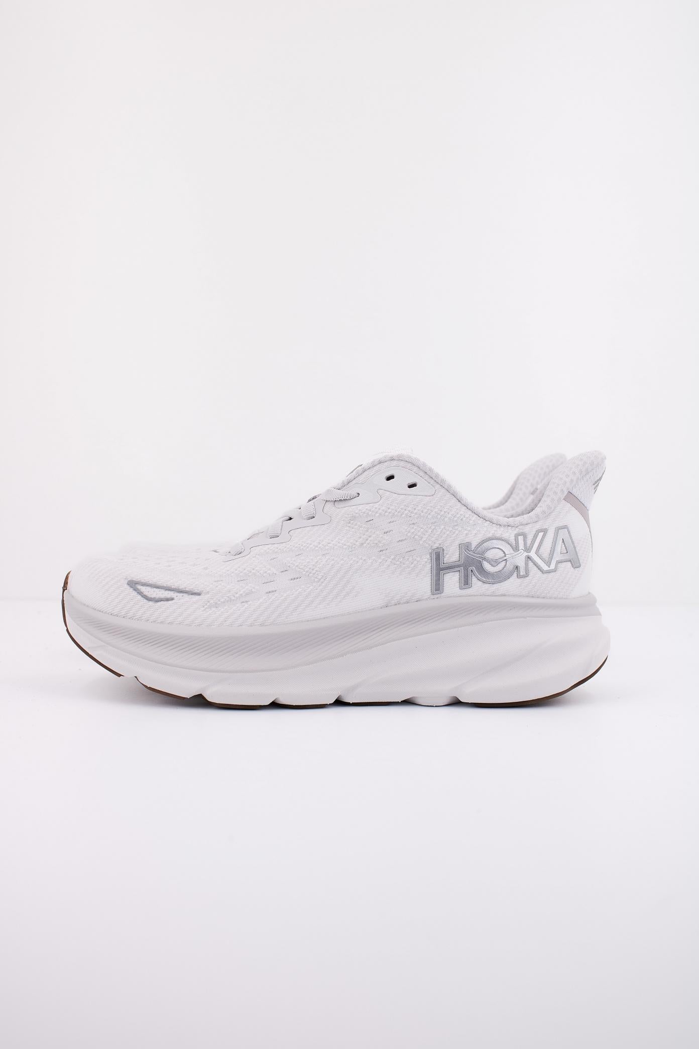 HOKA CLIFTON en color GRIS (1)