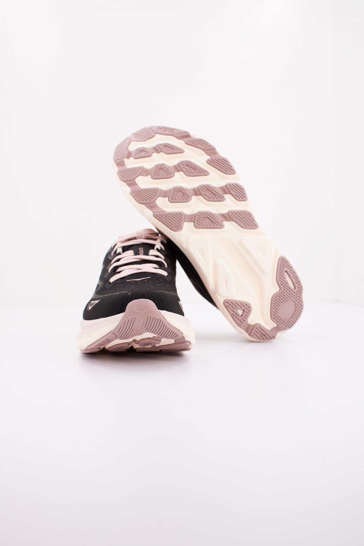 HOKA CLIFTON en color NEGRO (5)