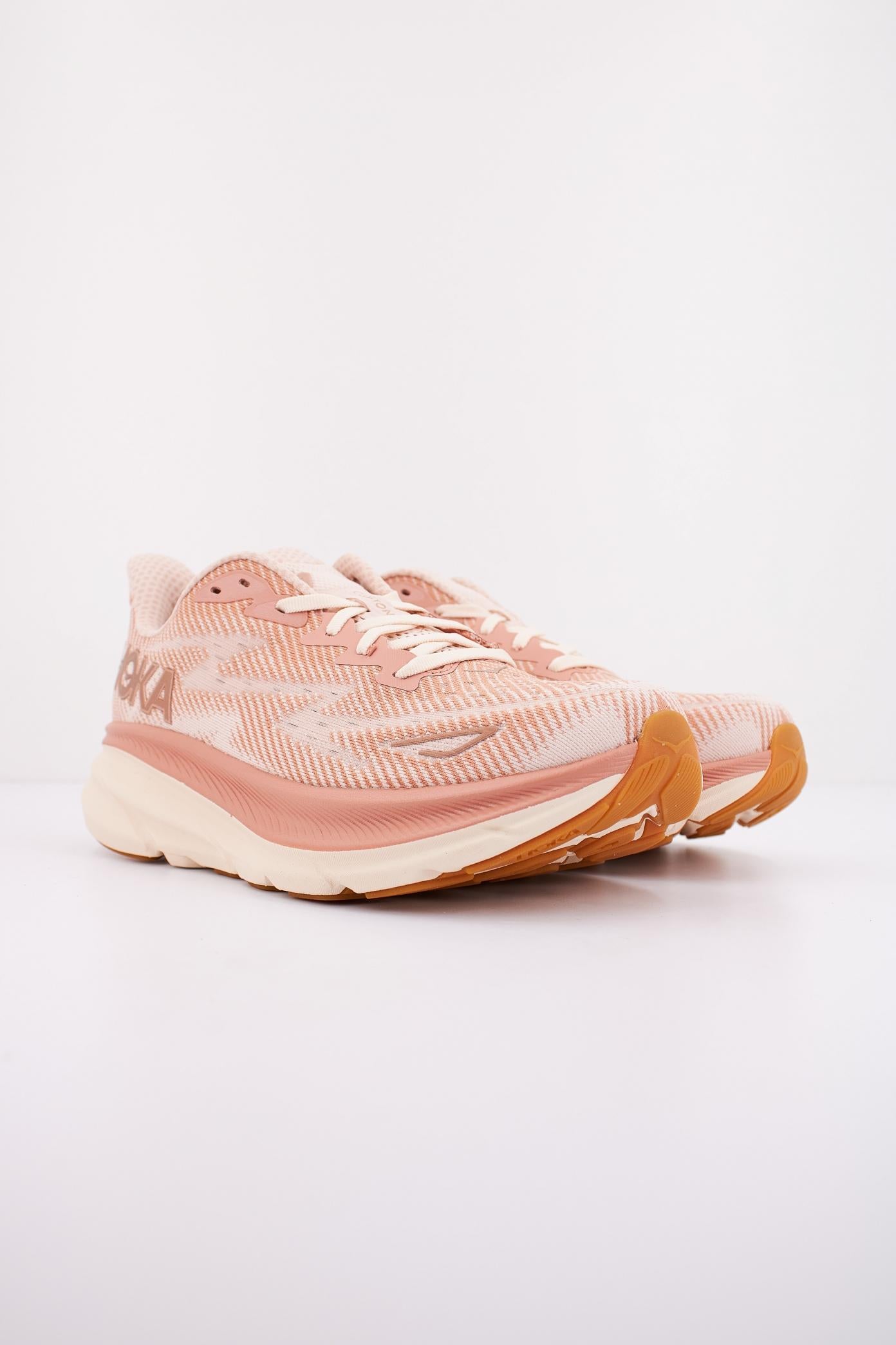 HOKA CLIFTON en color ROSA (2)