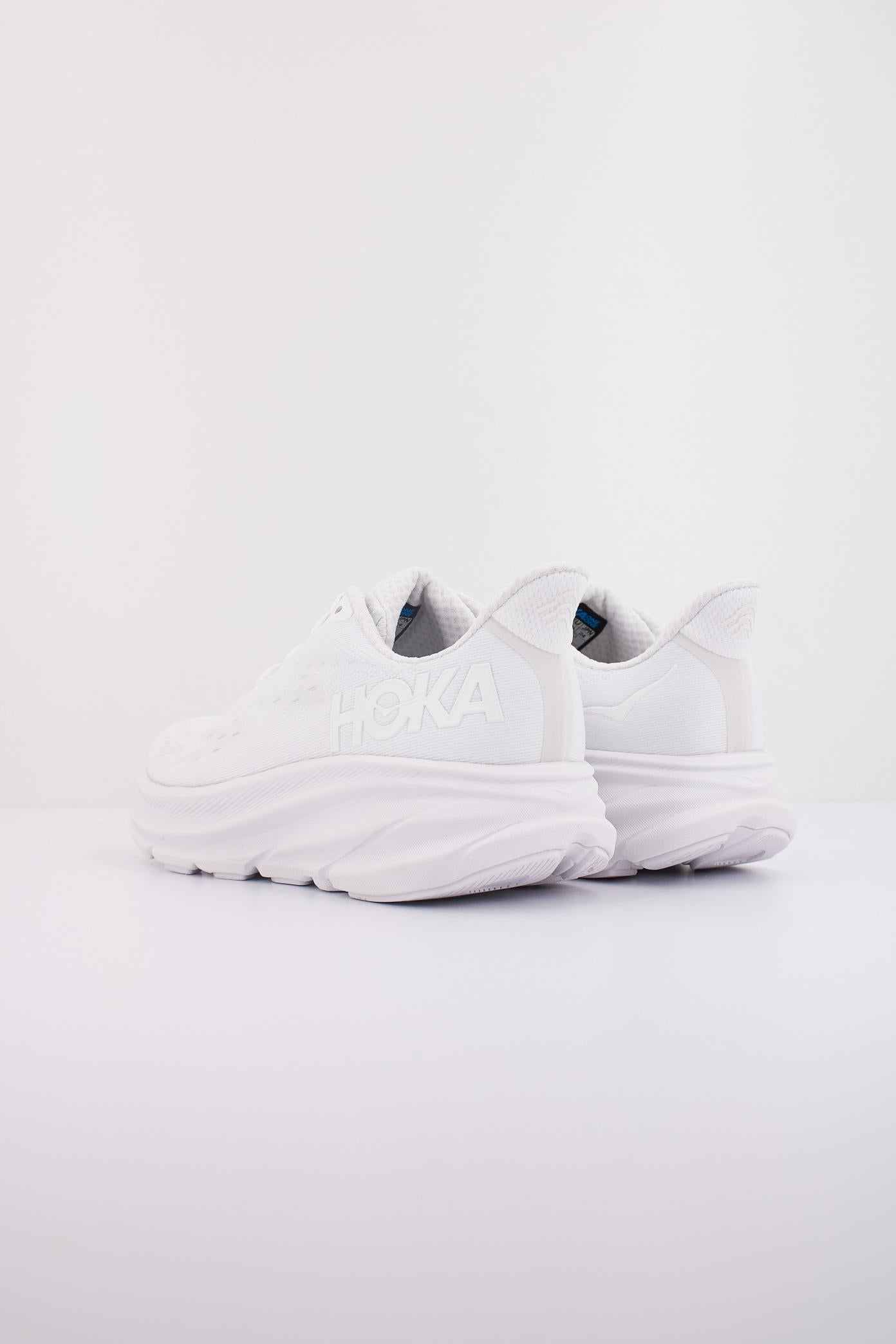 HOKA CLIFTON en color BLANCO (4)