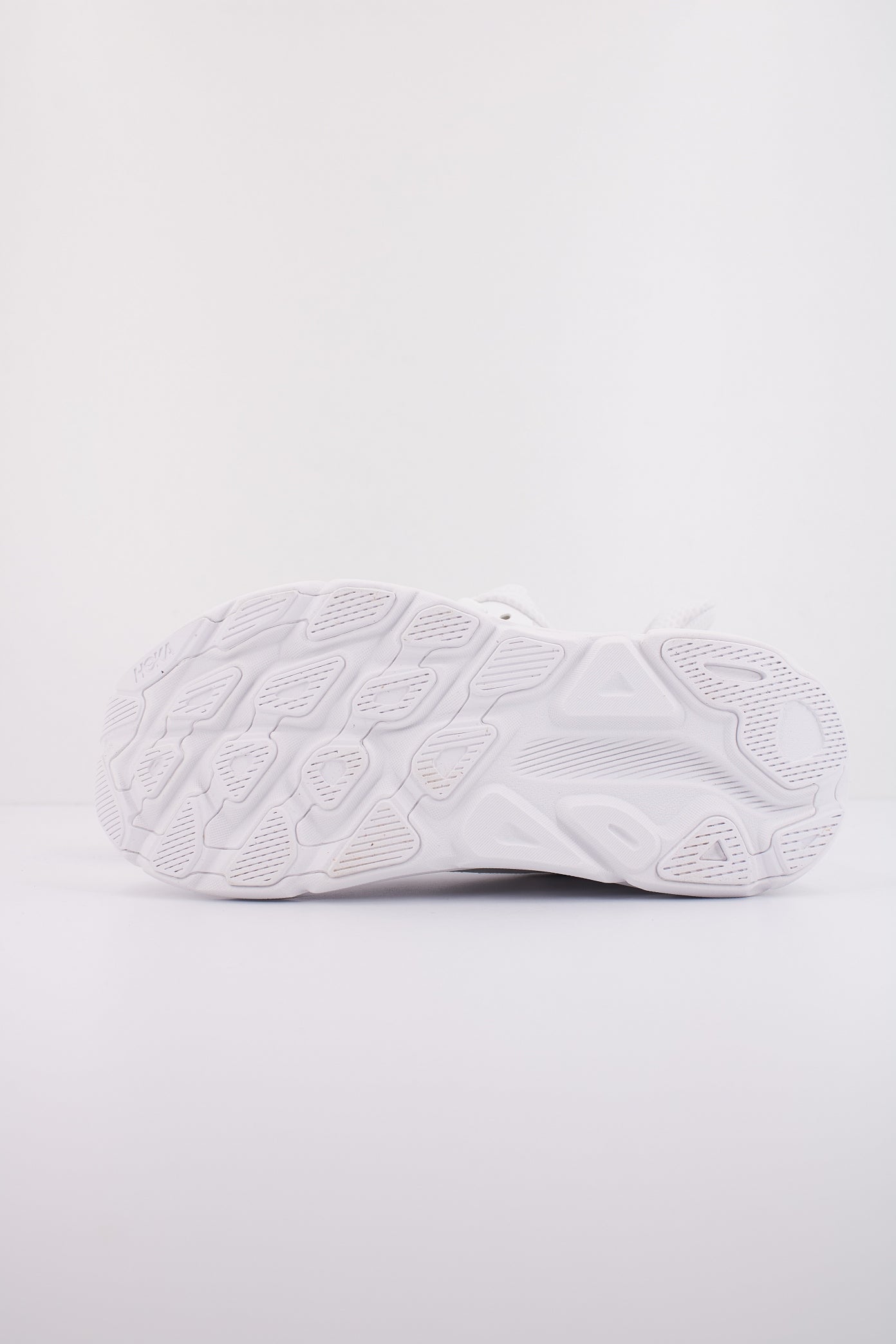 HOKA CLIFTON en color BLANCO (5)