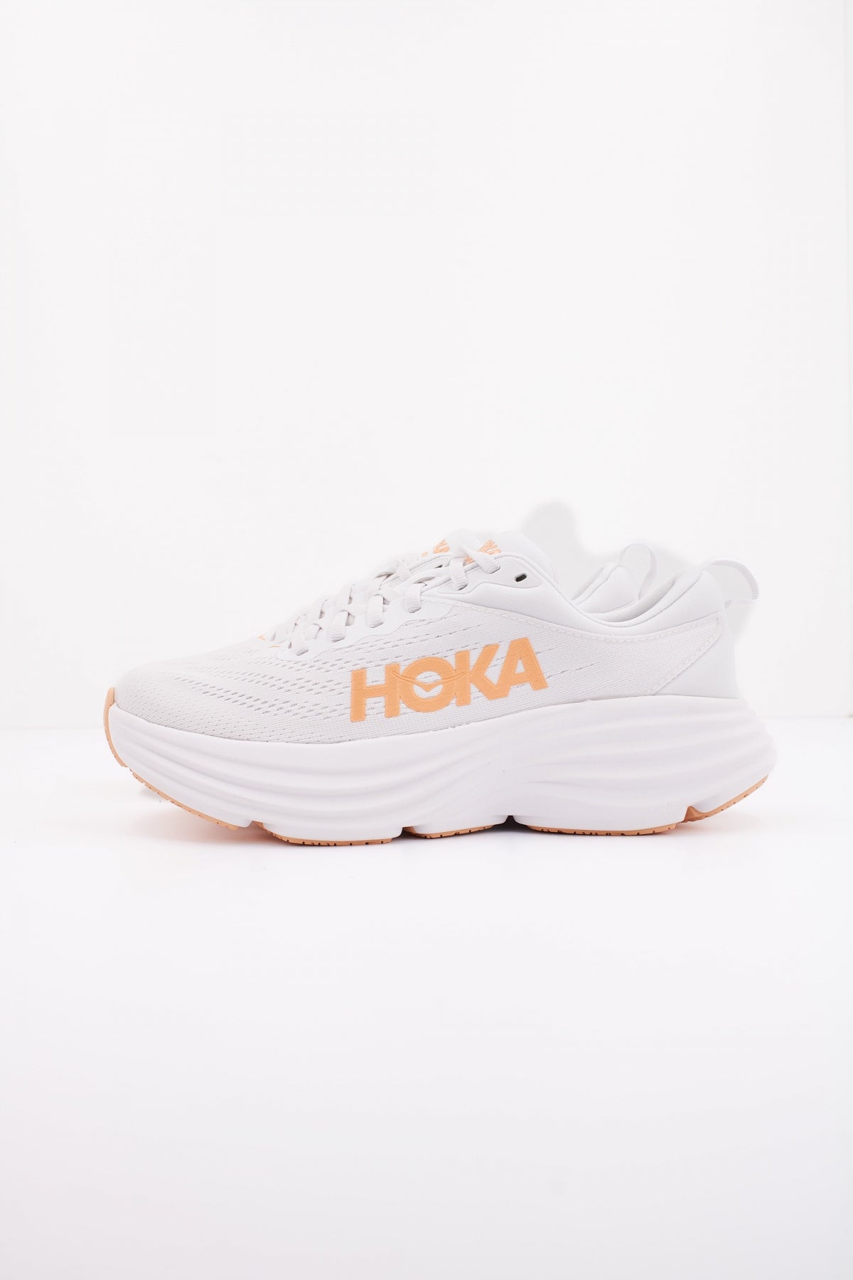 HOKA W BONDI en color BLANCO (1)