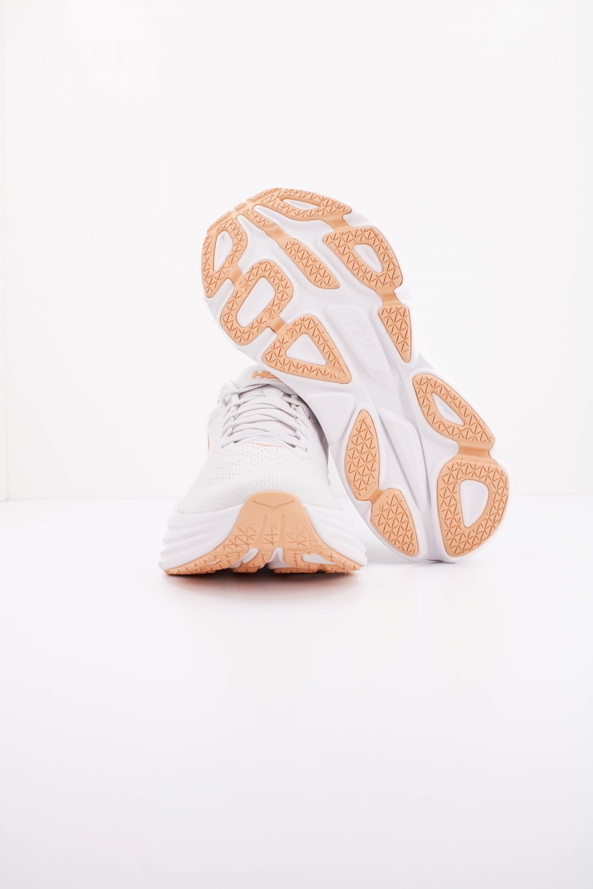 HOKA W BONDI en color BLANCO (5)