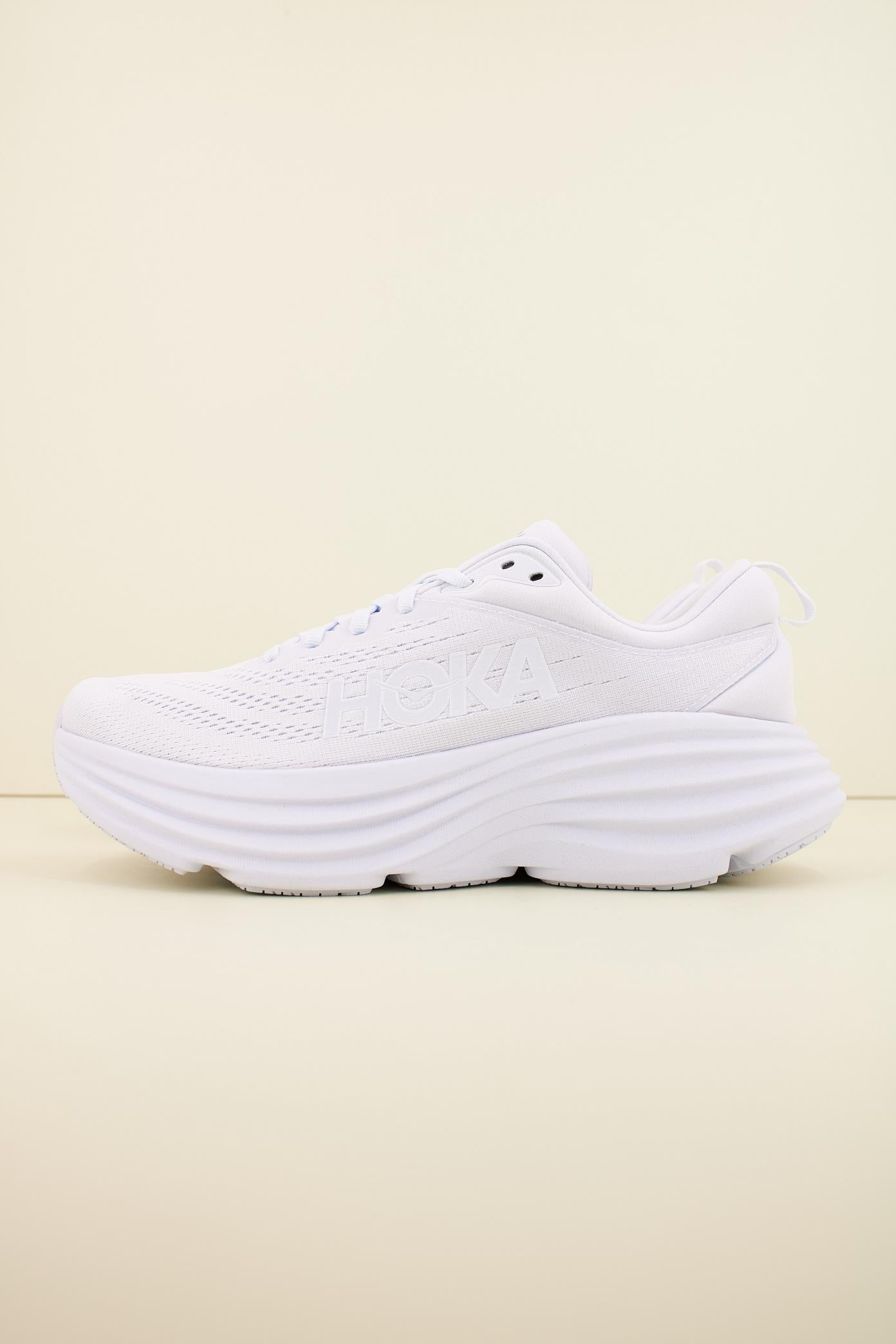 HOKA BONDI en color BLANCO (1)