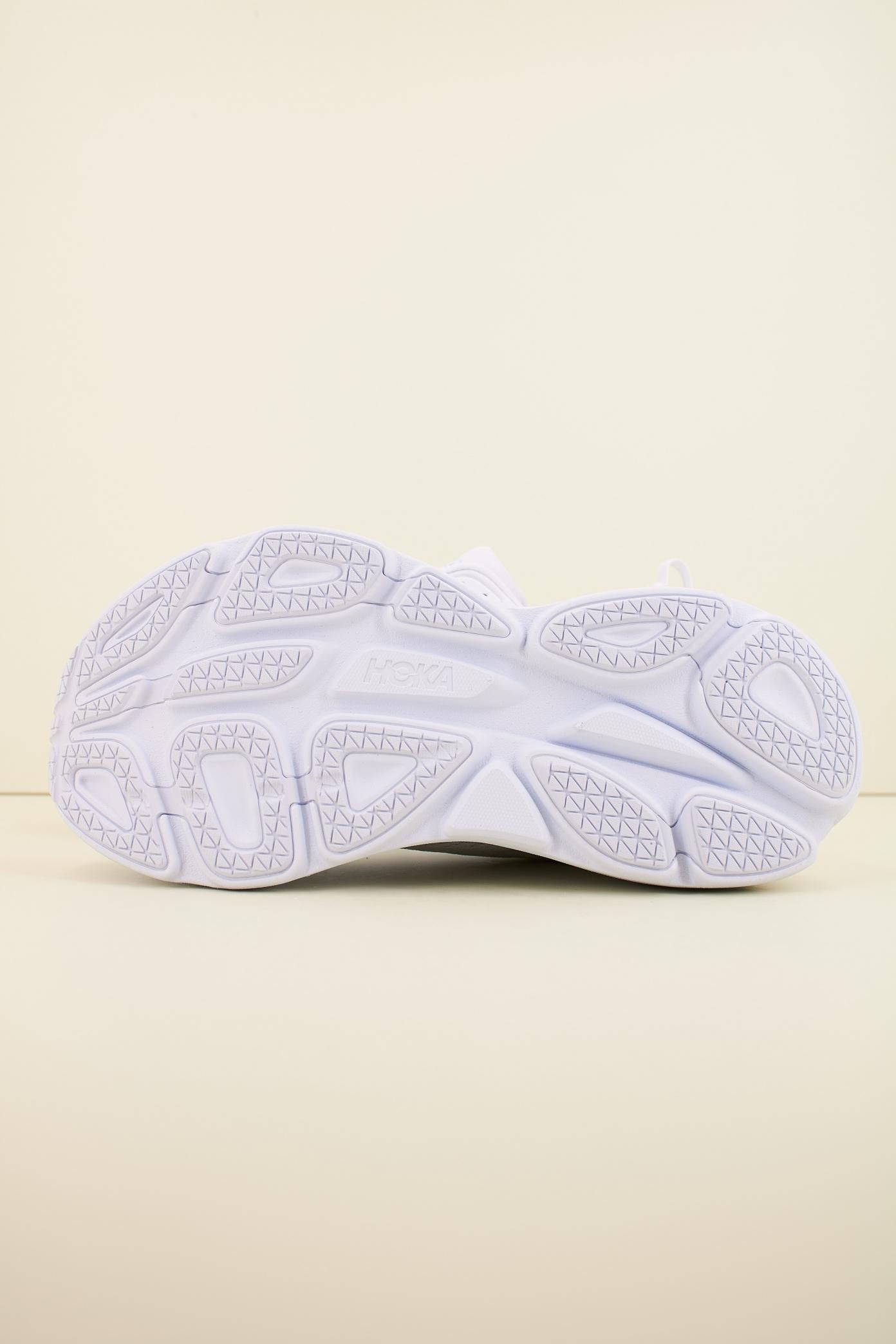 HOKA BONDI en color BLANCO (4)
