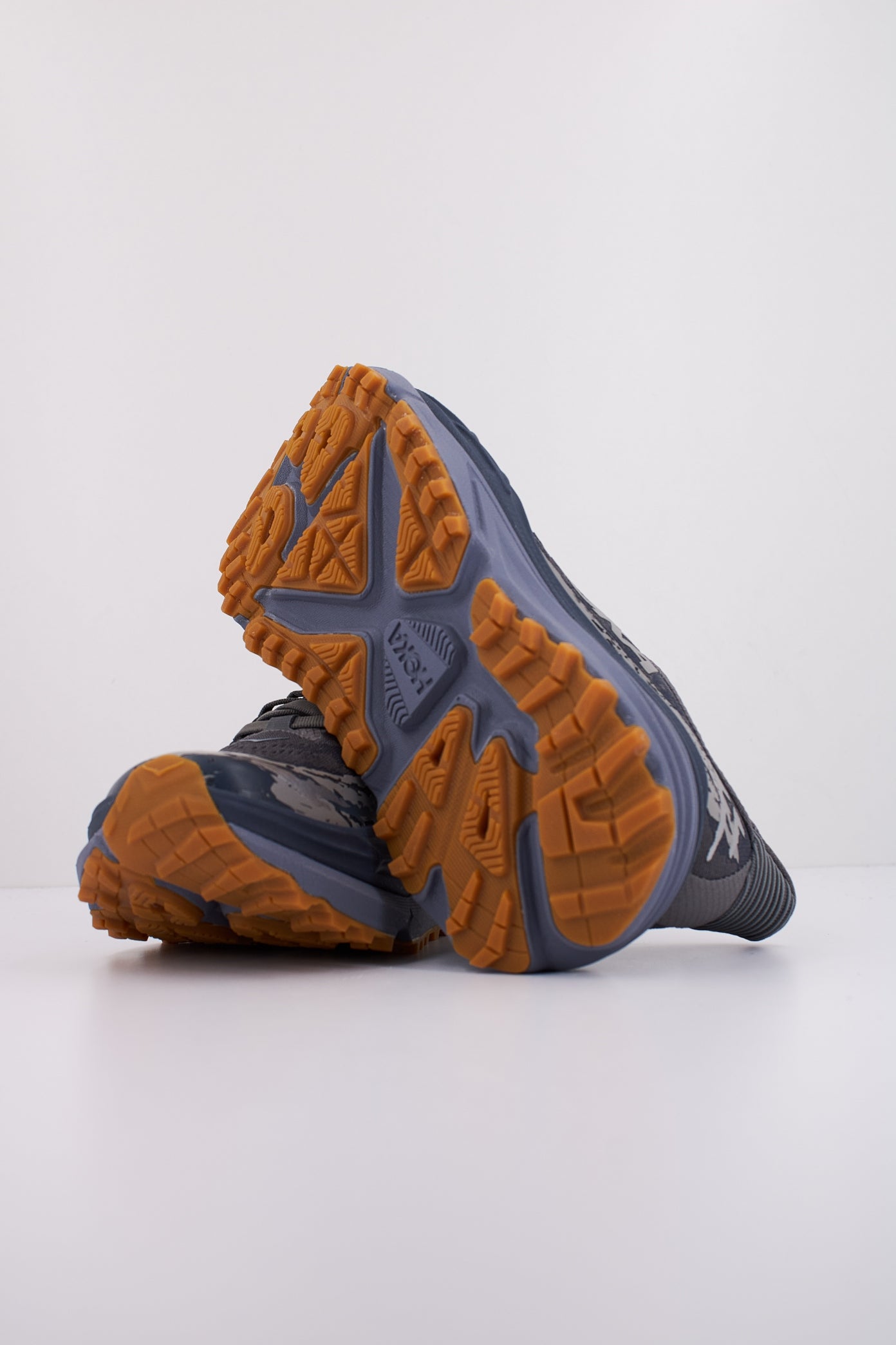 HOKA STINSON en color GRIS (5)