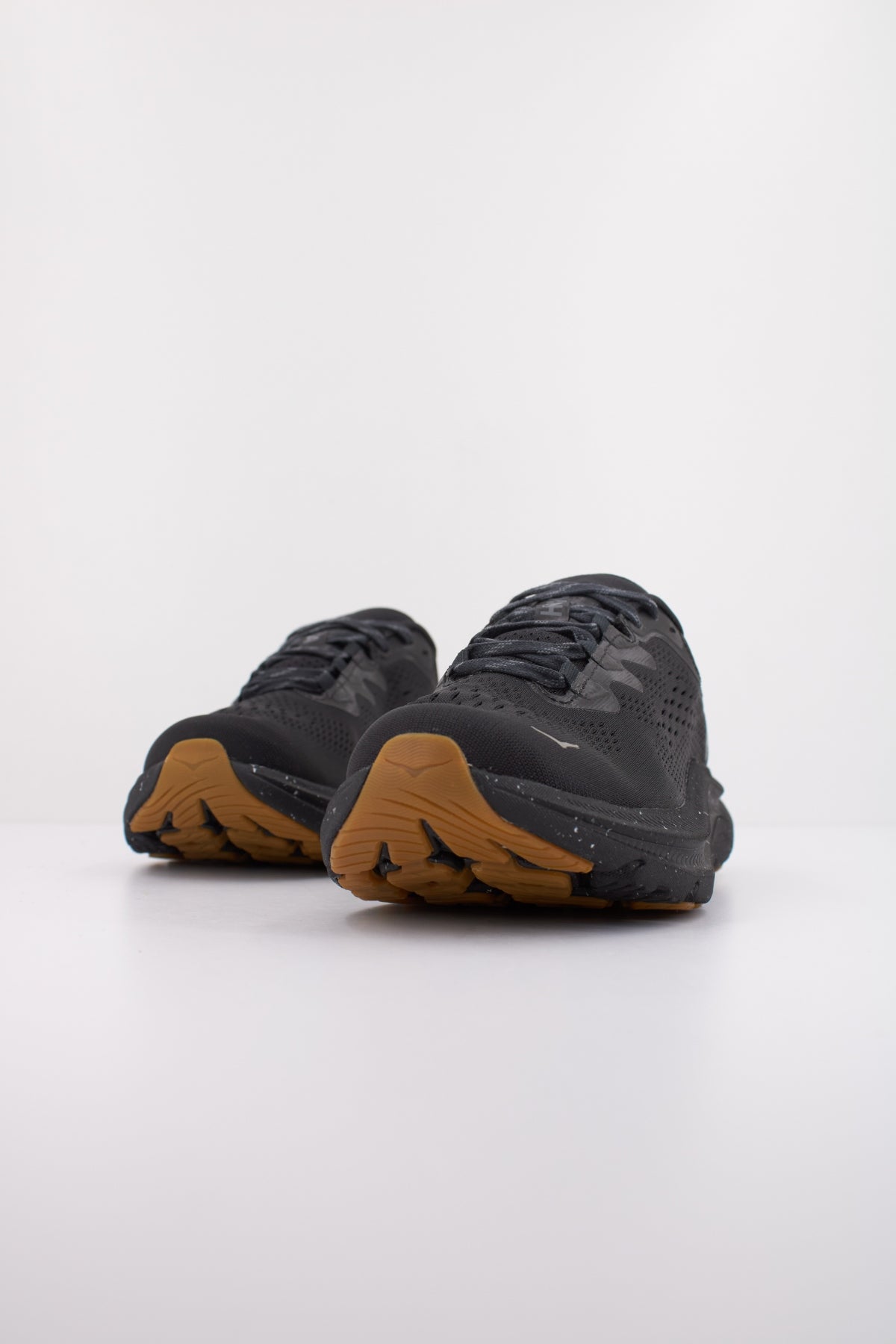 HOKA W KAWANA en color NEGRO (2)