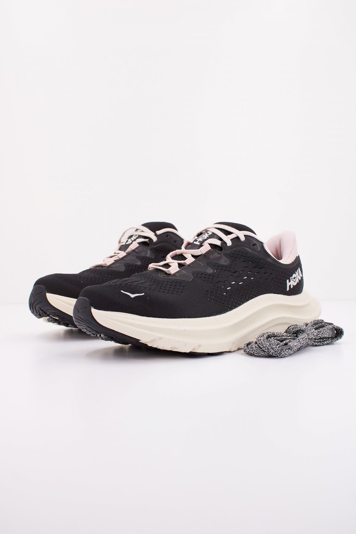 HOKA KAWANA en color NEGRO (2)