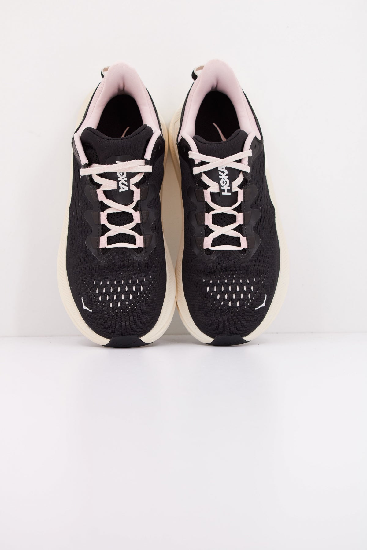 HOKA KAWANA en color NEGRO (3)