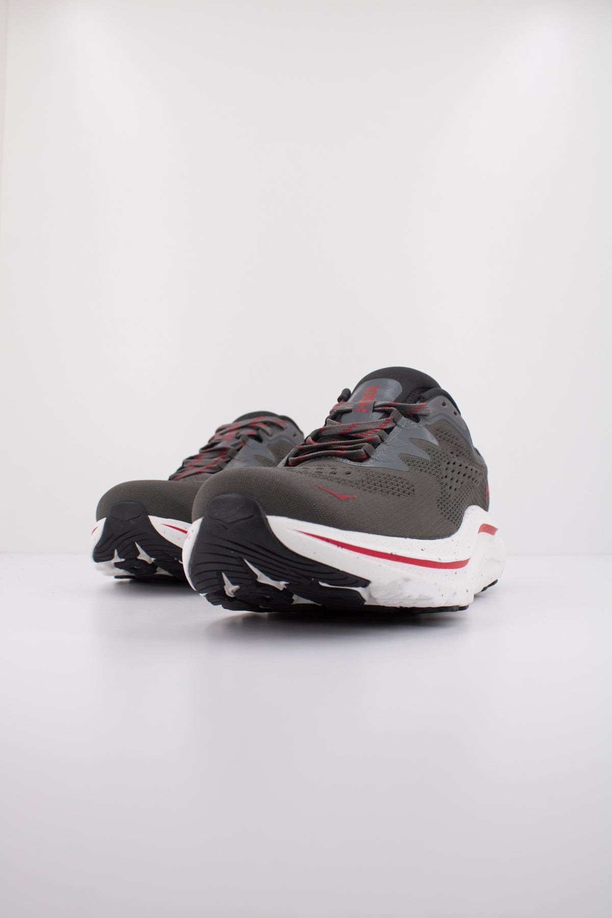 HOKA KAWANA en color GRIS (2)