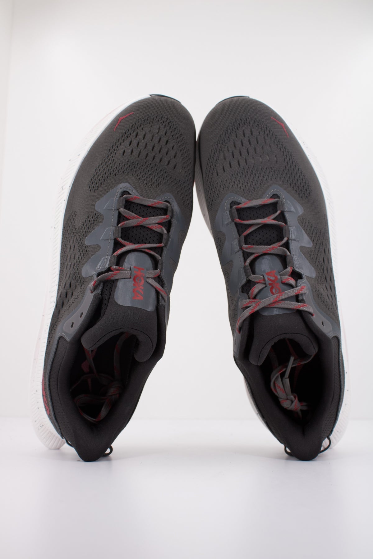 HOKA KAWANA en color GRIS (3)