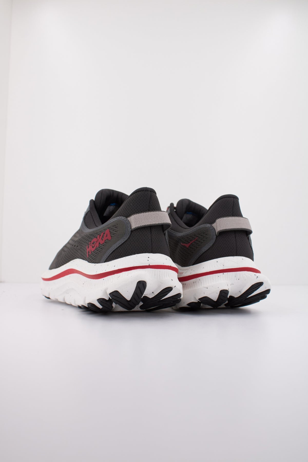 HOKA KAWANA en color GRIS (4)