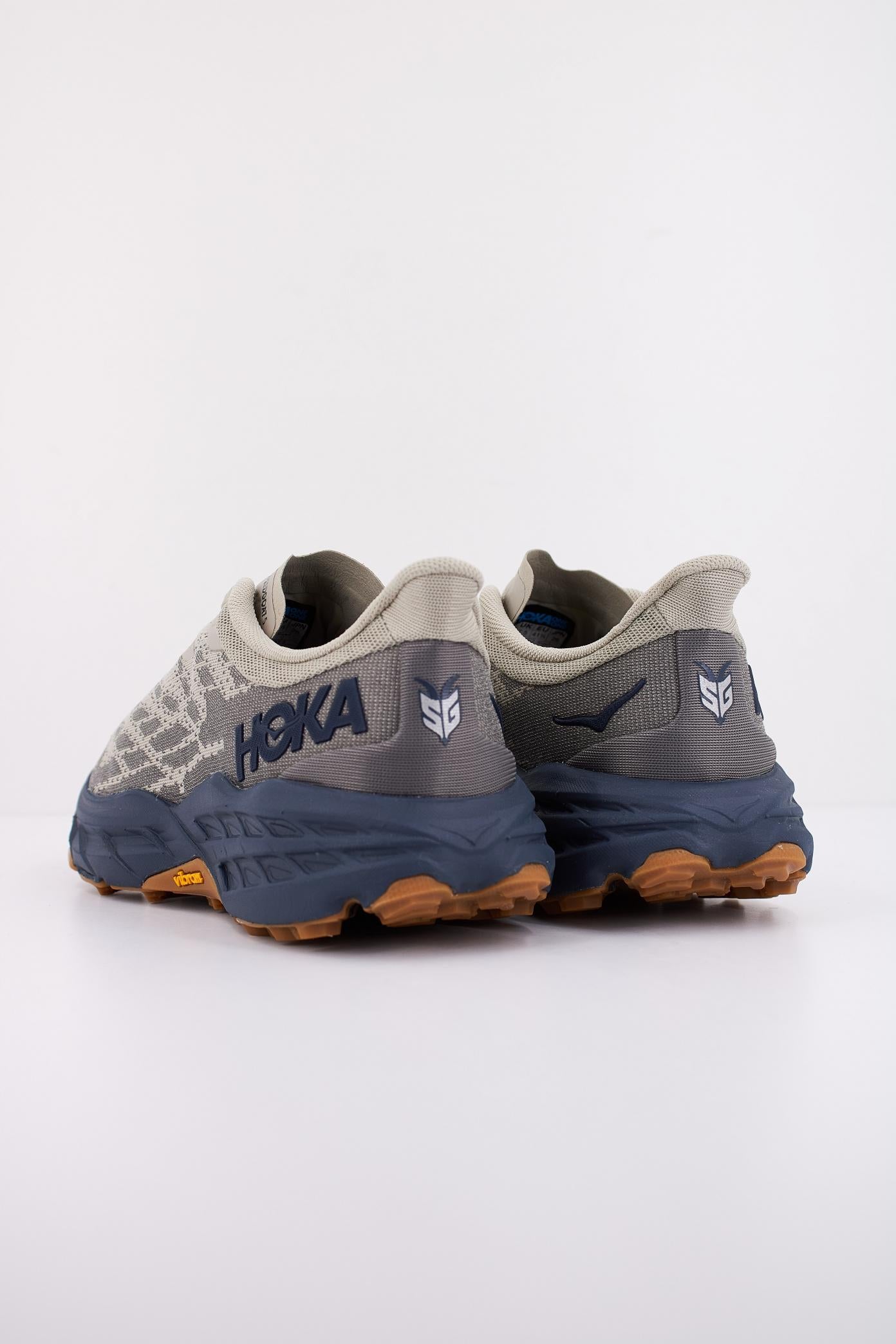HOKA SPEEDGOAT en color MARRON (4)