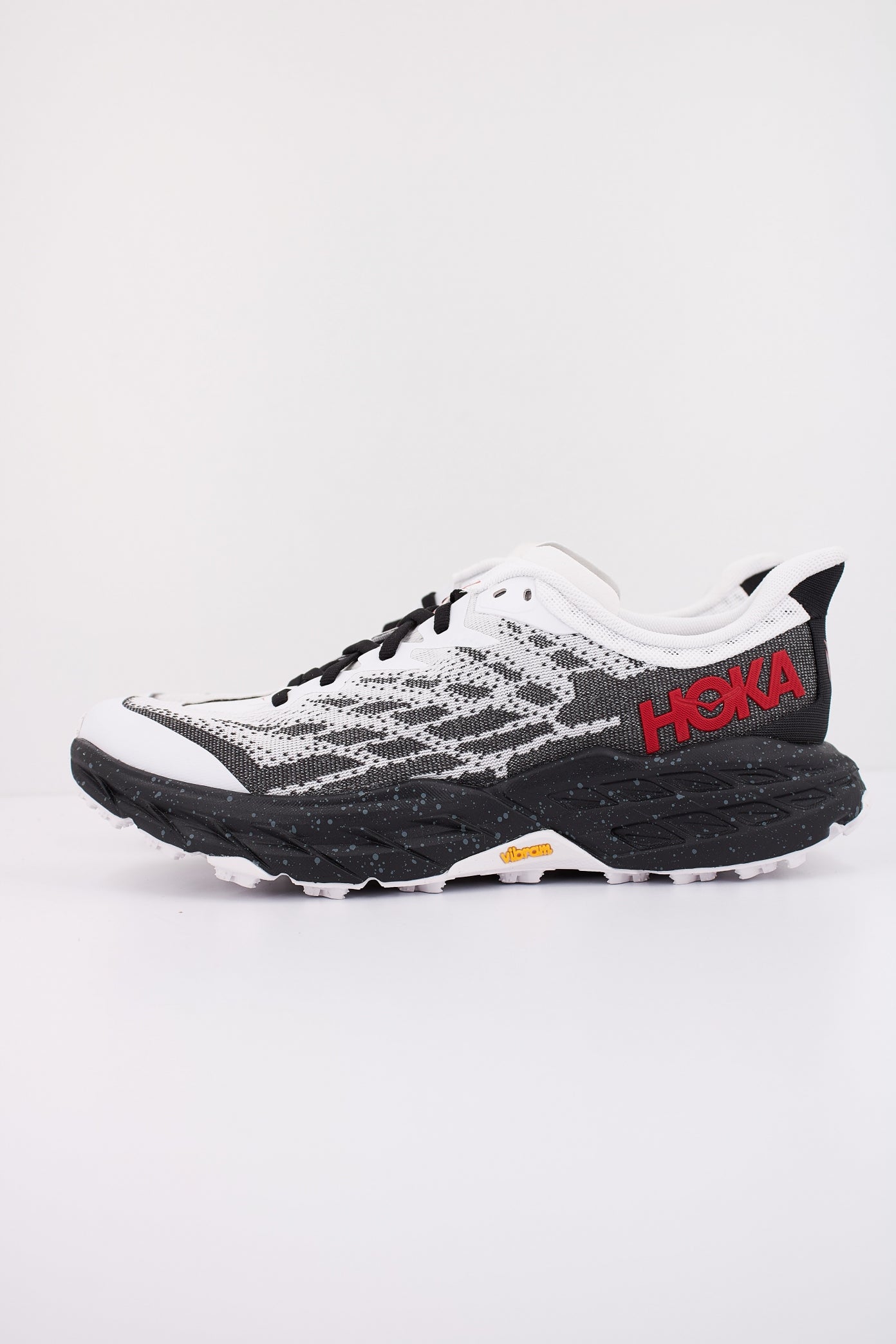 HOKA SPEEDGOAT en color BLANCO (1)