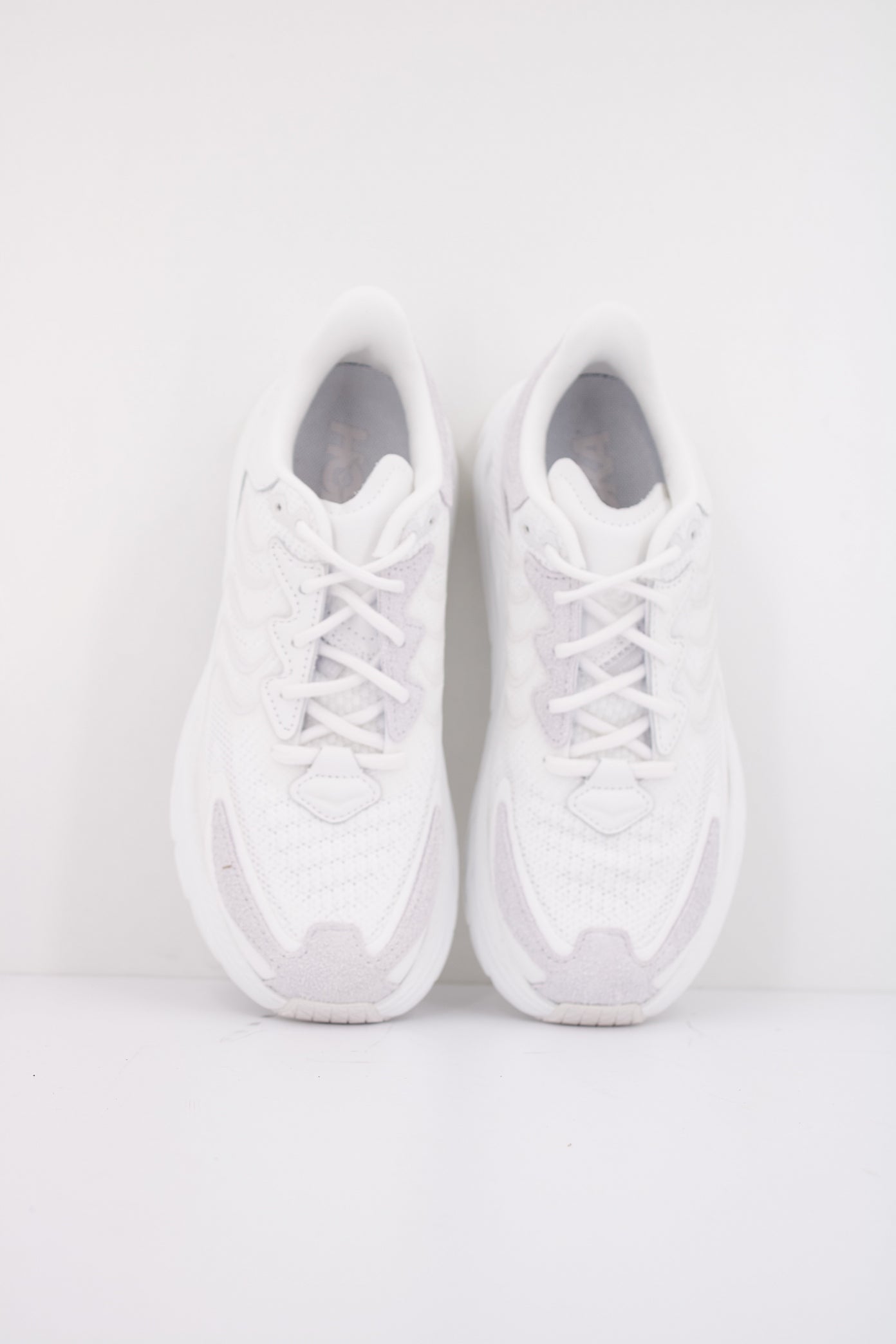HOKA U CLIFTON LS en color BLANCO (3)
