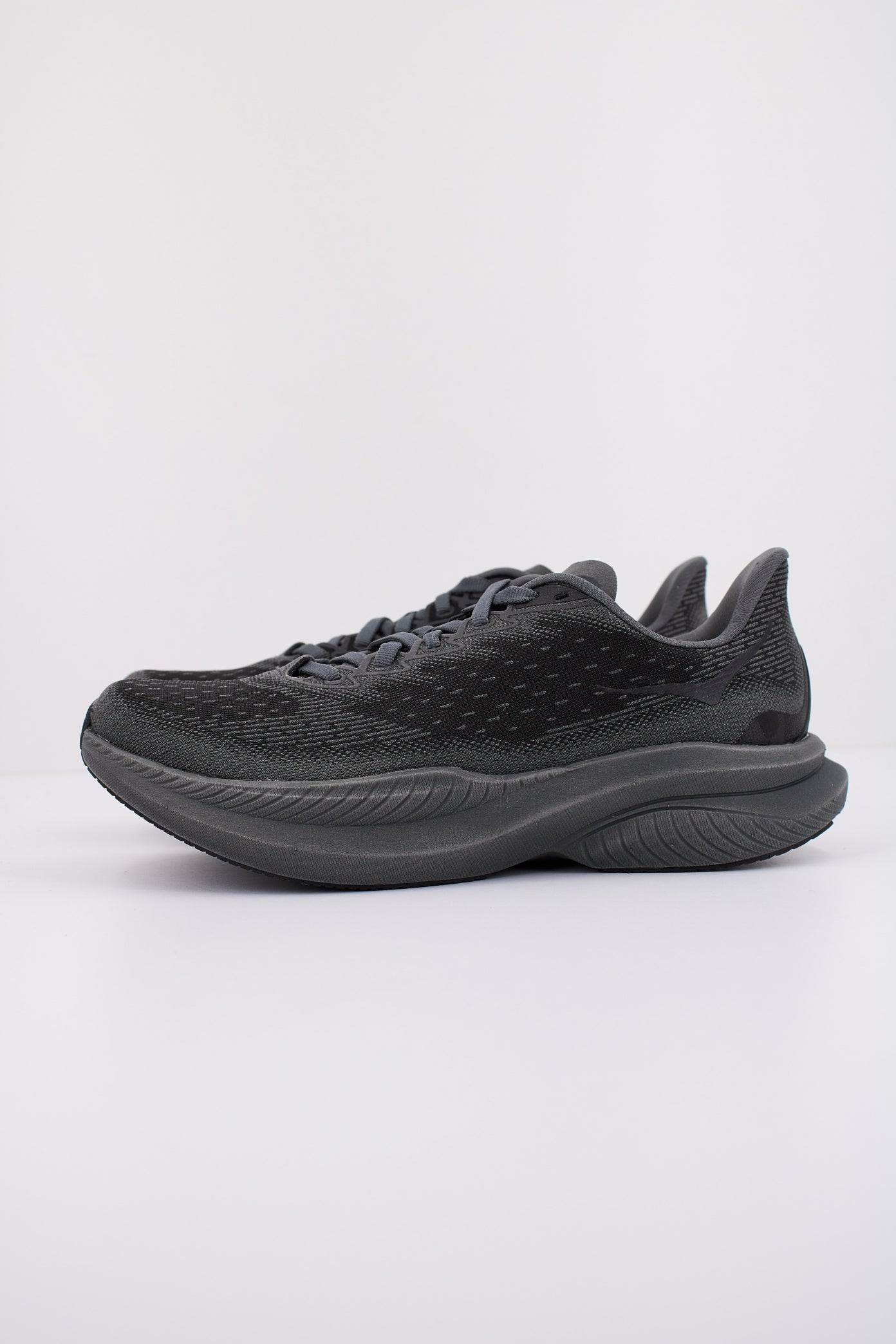 HOKA W MACH LA en color GRIS (1)
