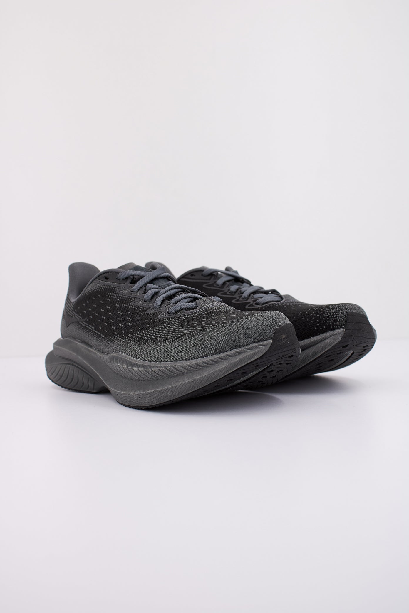 HOKA W MACH LA en color GRIS (2)