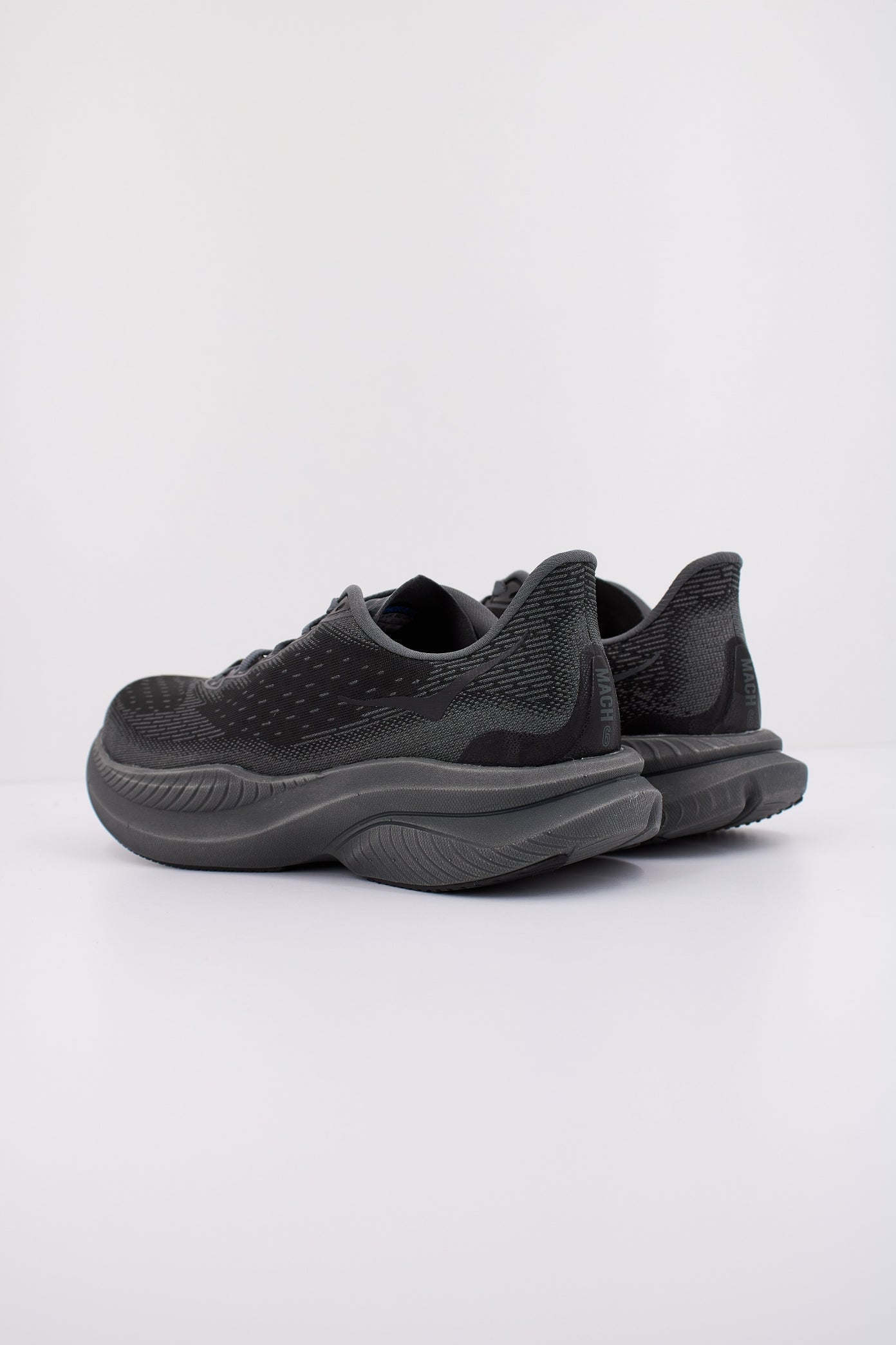 HOKA W MACH LA en color GRIS (4)