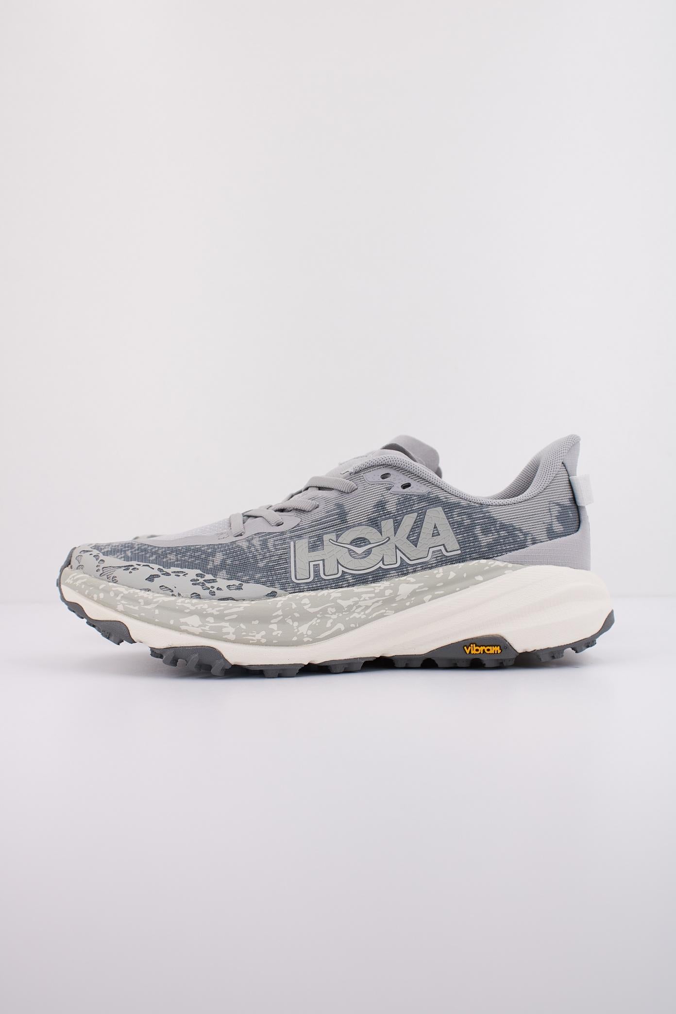 HOKA SPEEDGOAT en color GRIS (1)