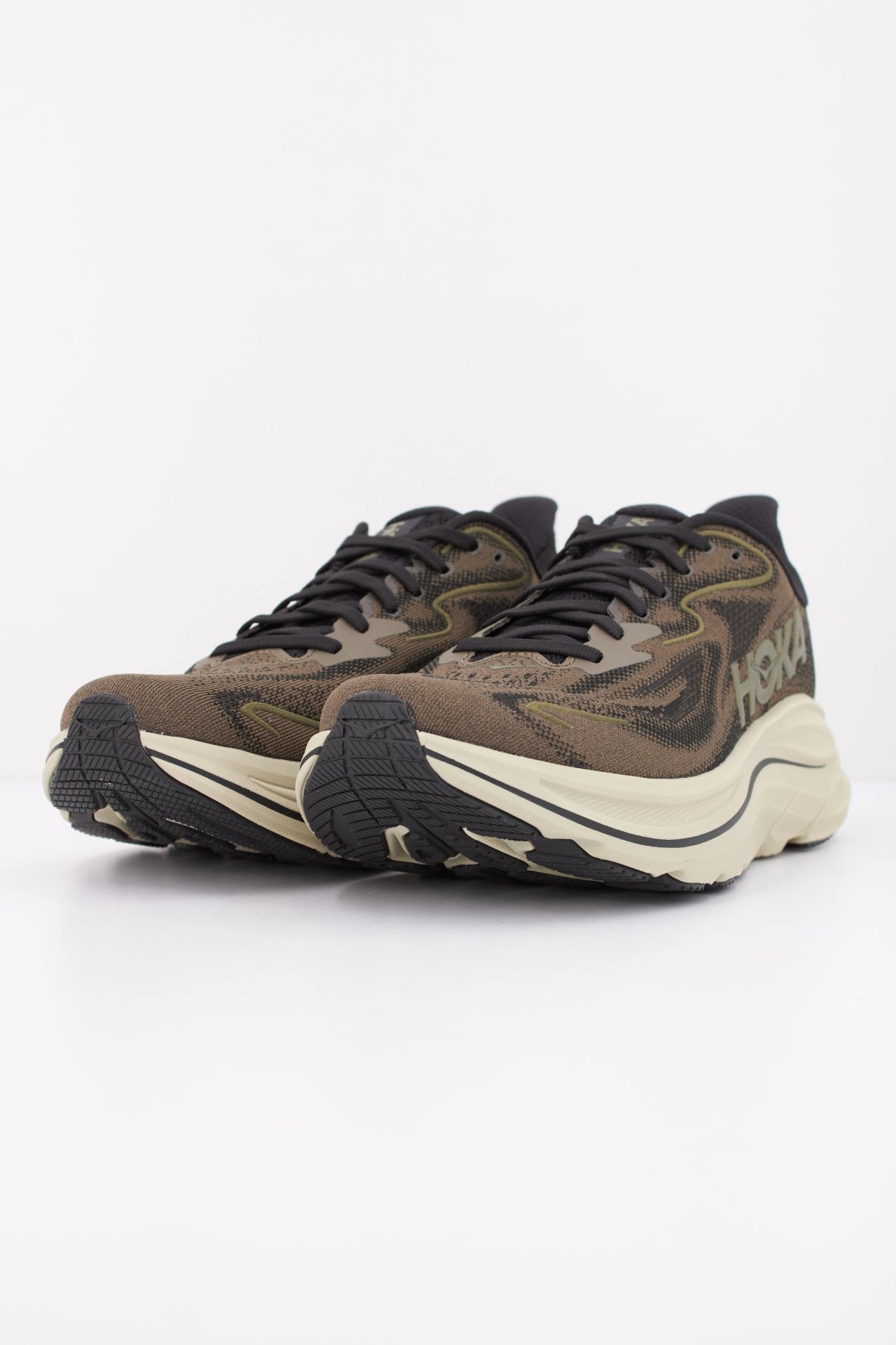 HOKA CLIFTON en color MARRON (2)