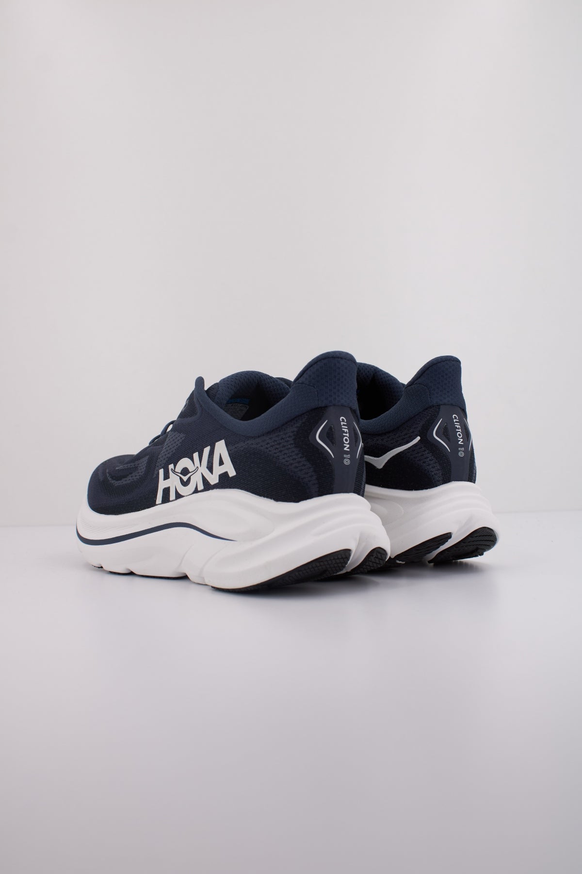 HOKA CLIFTON en color AZUL (4)