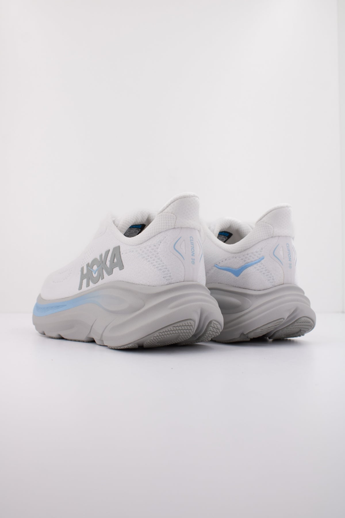 HOKA CLIFTON en color BLANCO (4)