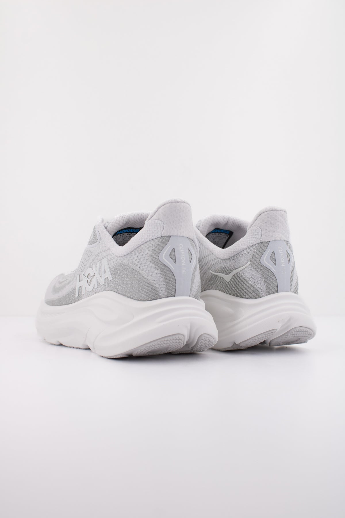 HOKA W CLIFTON en color GRIS (4)