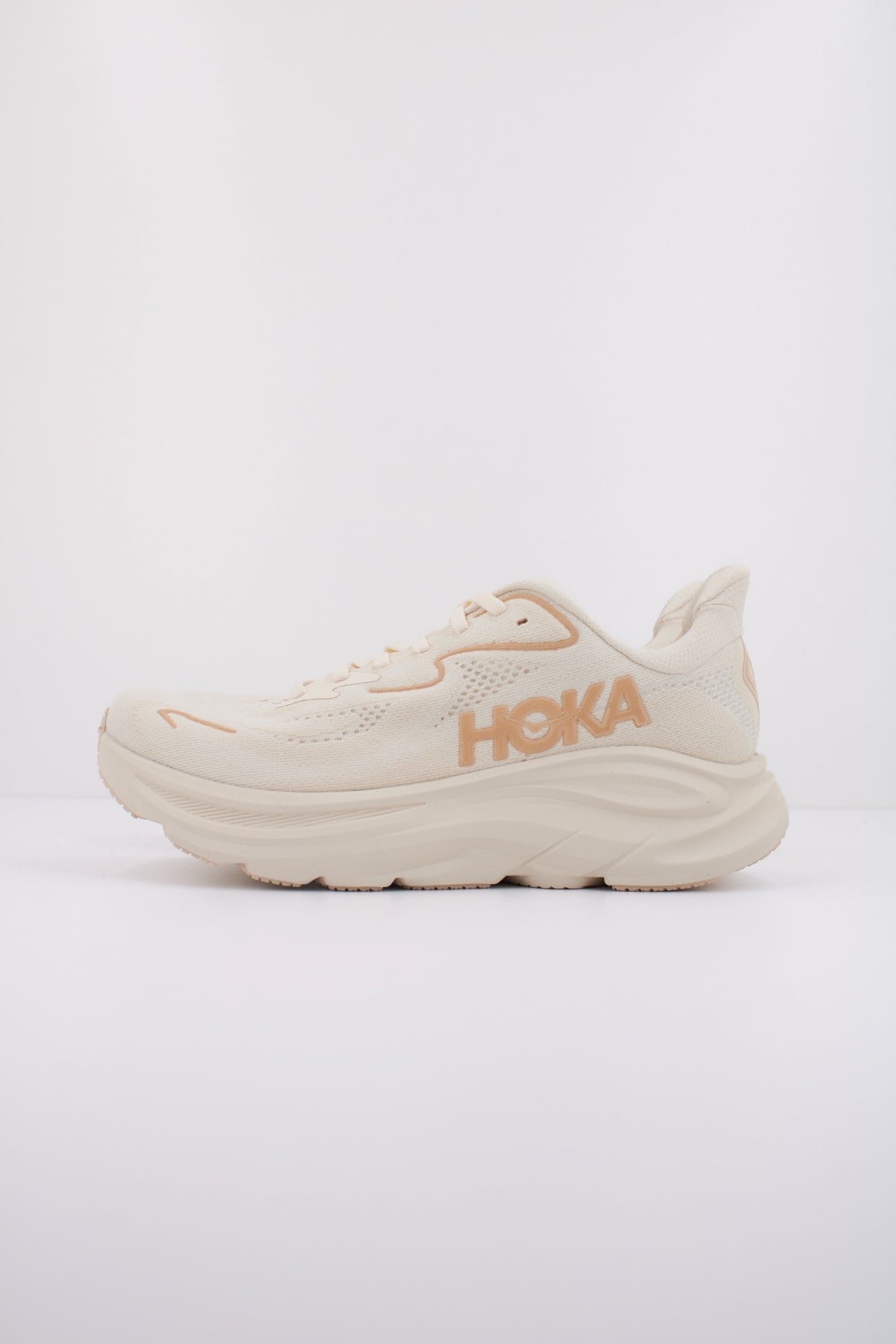 HOKA W CLIFTON en color BEIS (1)