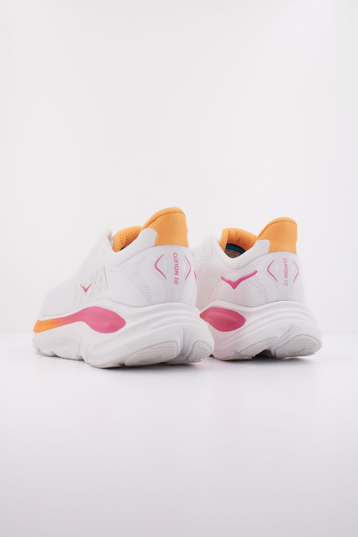 HOKA W CLIFTON en color BLANCO (4)