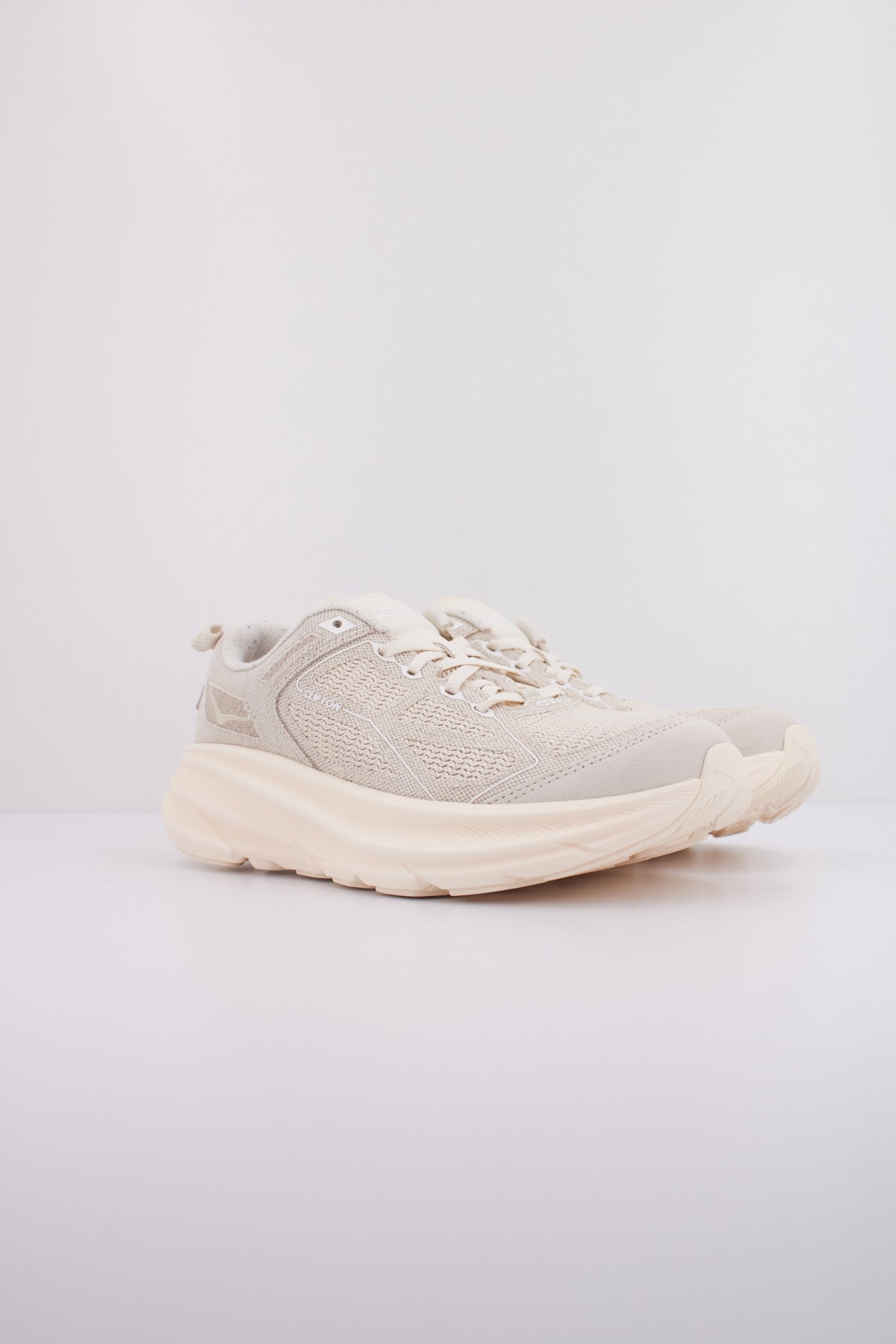 HOKA U CLIFTON ONE BP en color BEIS (2)