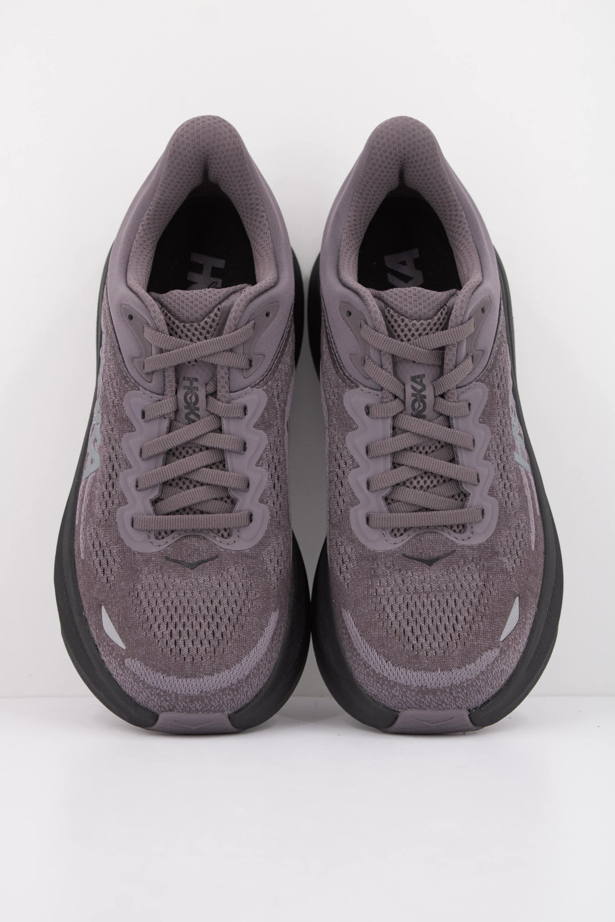 HOKA ZAPATILLA BONDI en color VIOLETA (3)