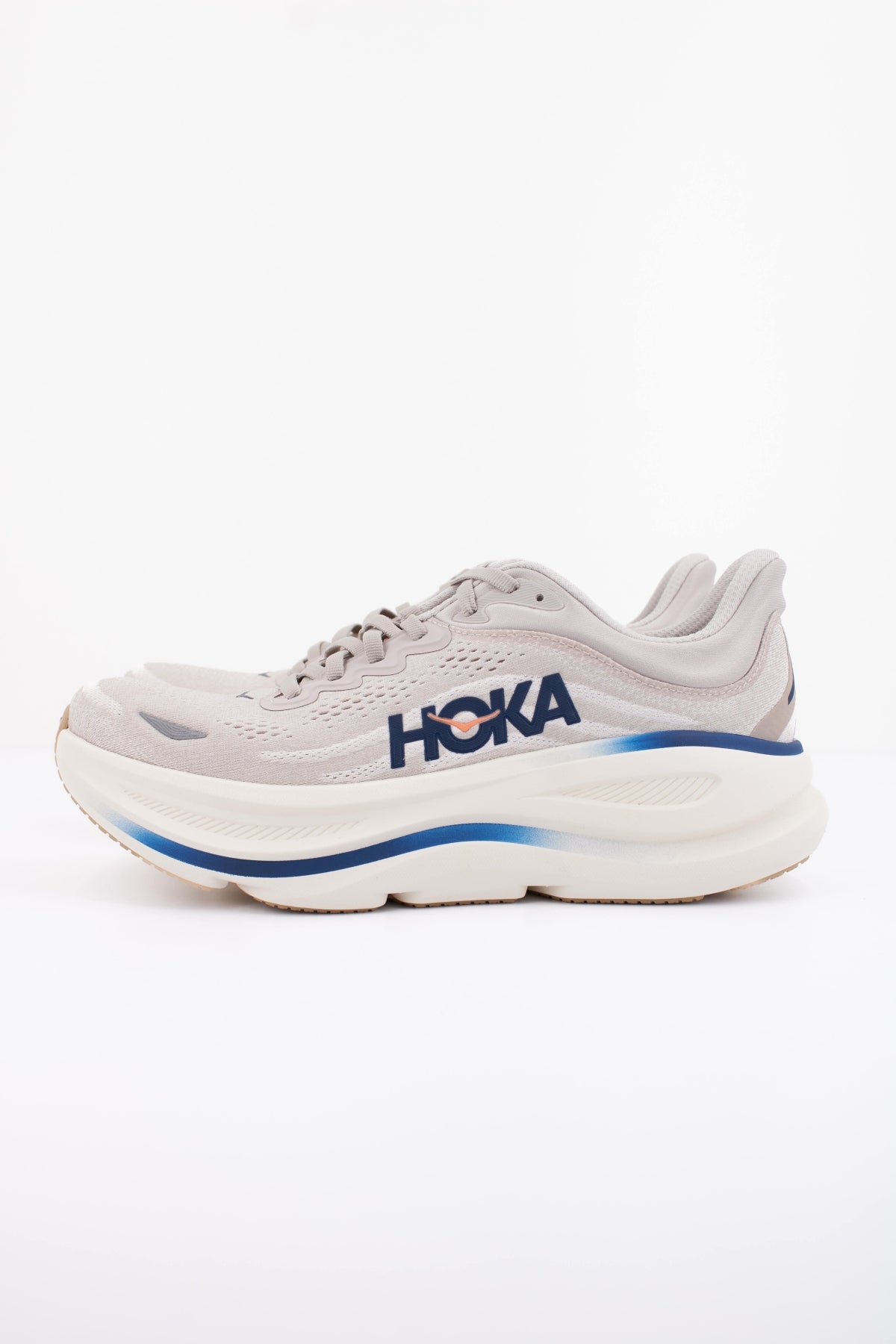 HOKA ZAPATILLA BONDI en color BEIS (1)