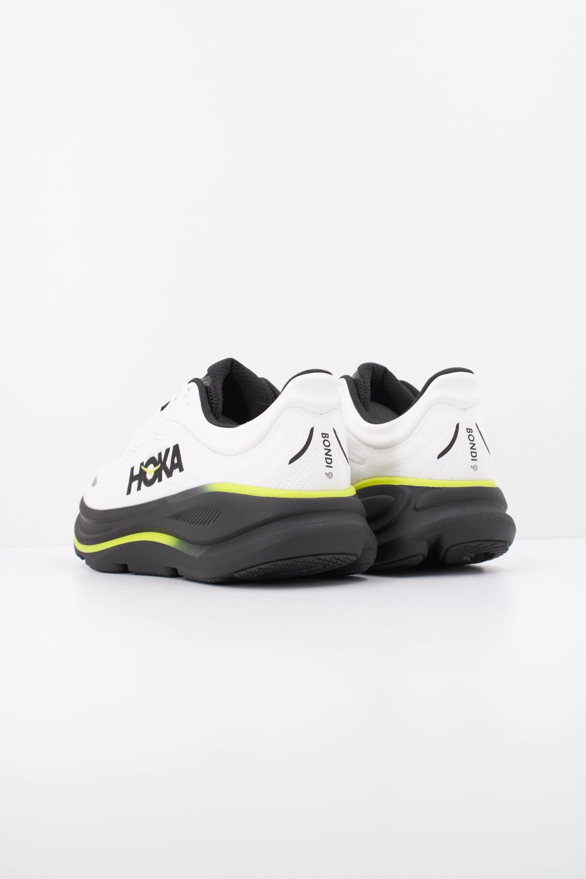 HOKA HO ZAPATILLA BONDI en color BLANCO (4)