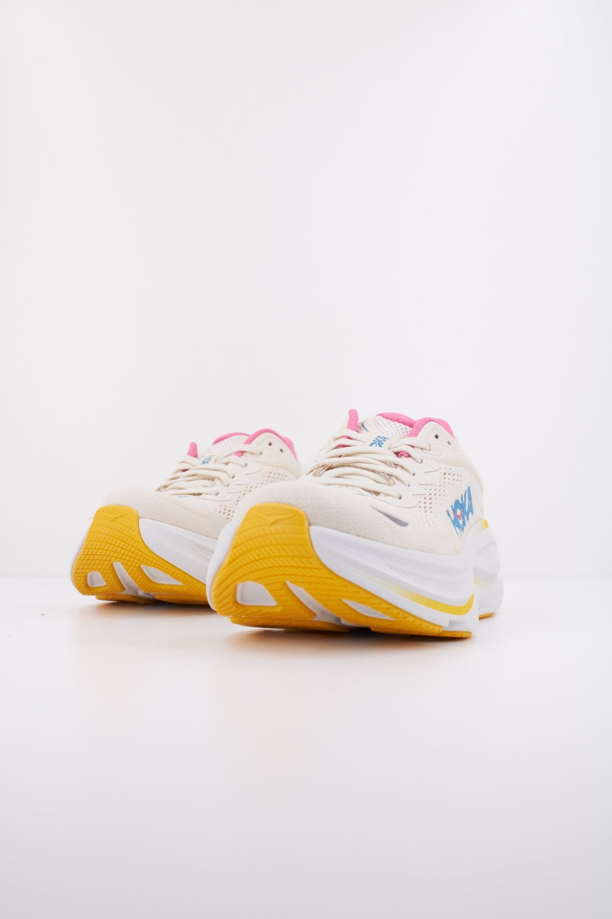 HOKA W BONDI en color BLANCO (2)