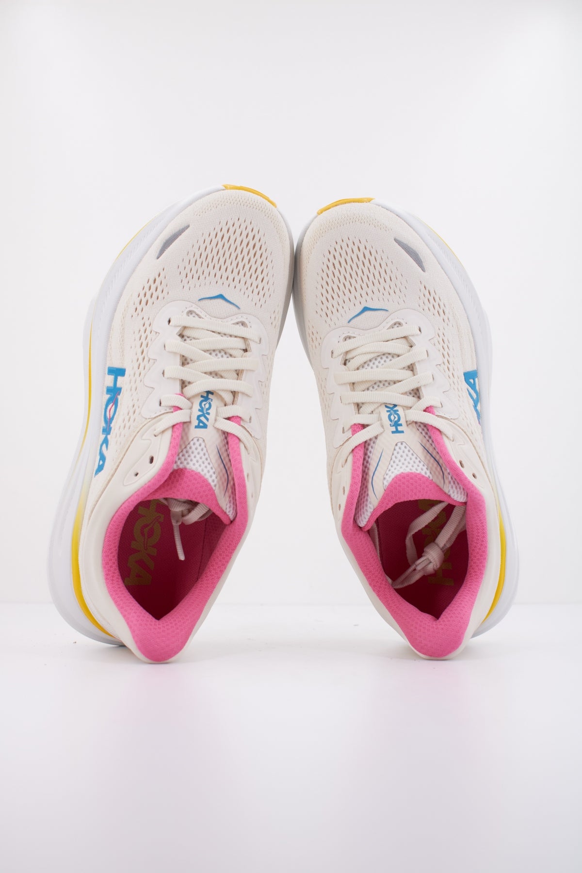 HOKA W BONDI en color BLANCO (3)