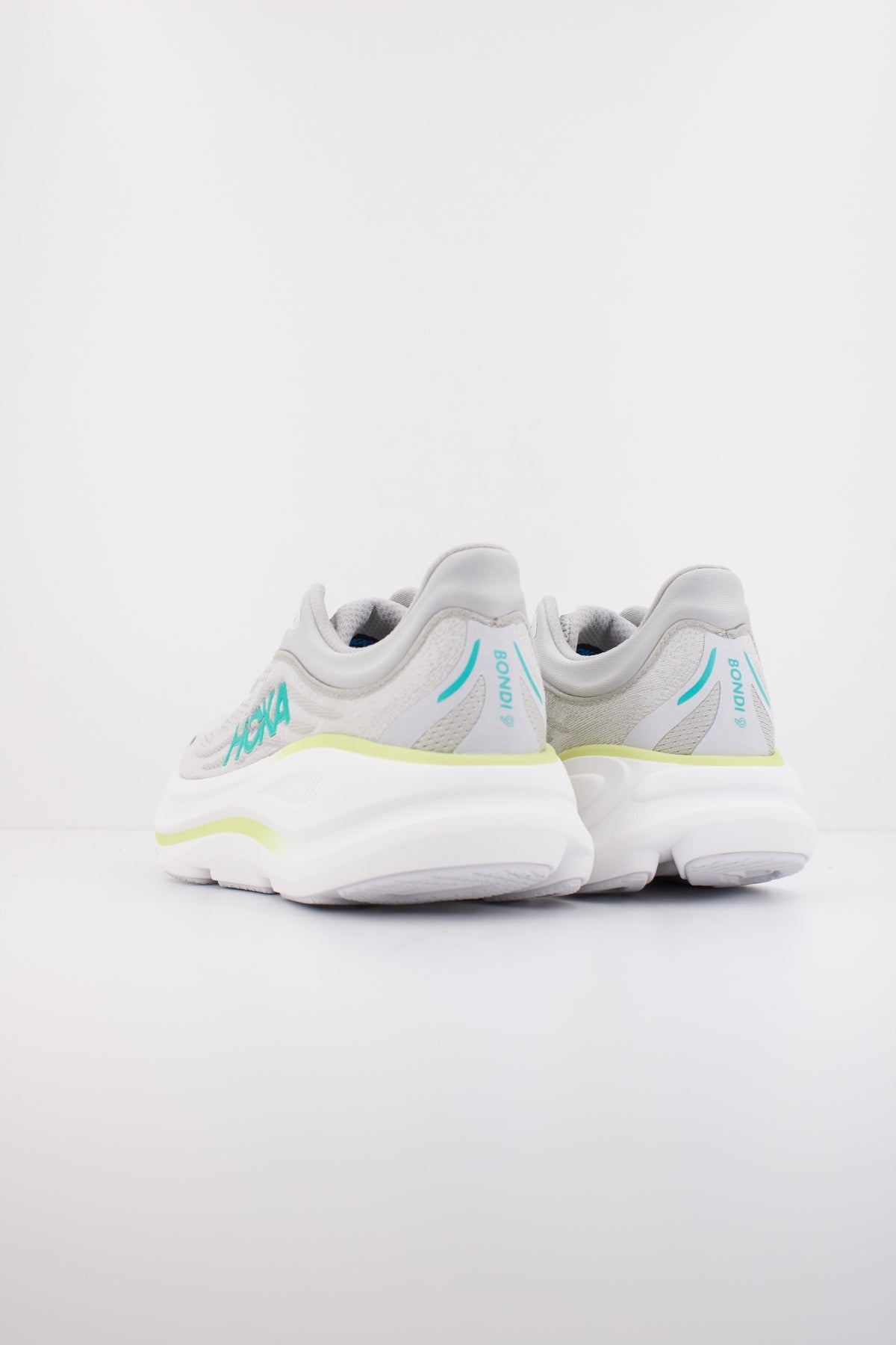 HOKA W BONDI en color GRIS (4)