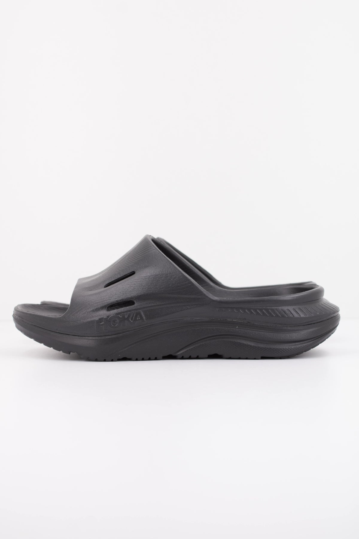 HOKA U ORA RECOVERY en color NEGRO (1)