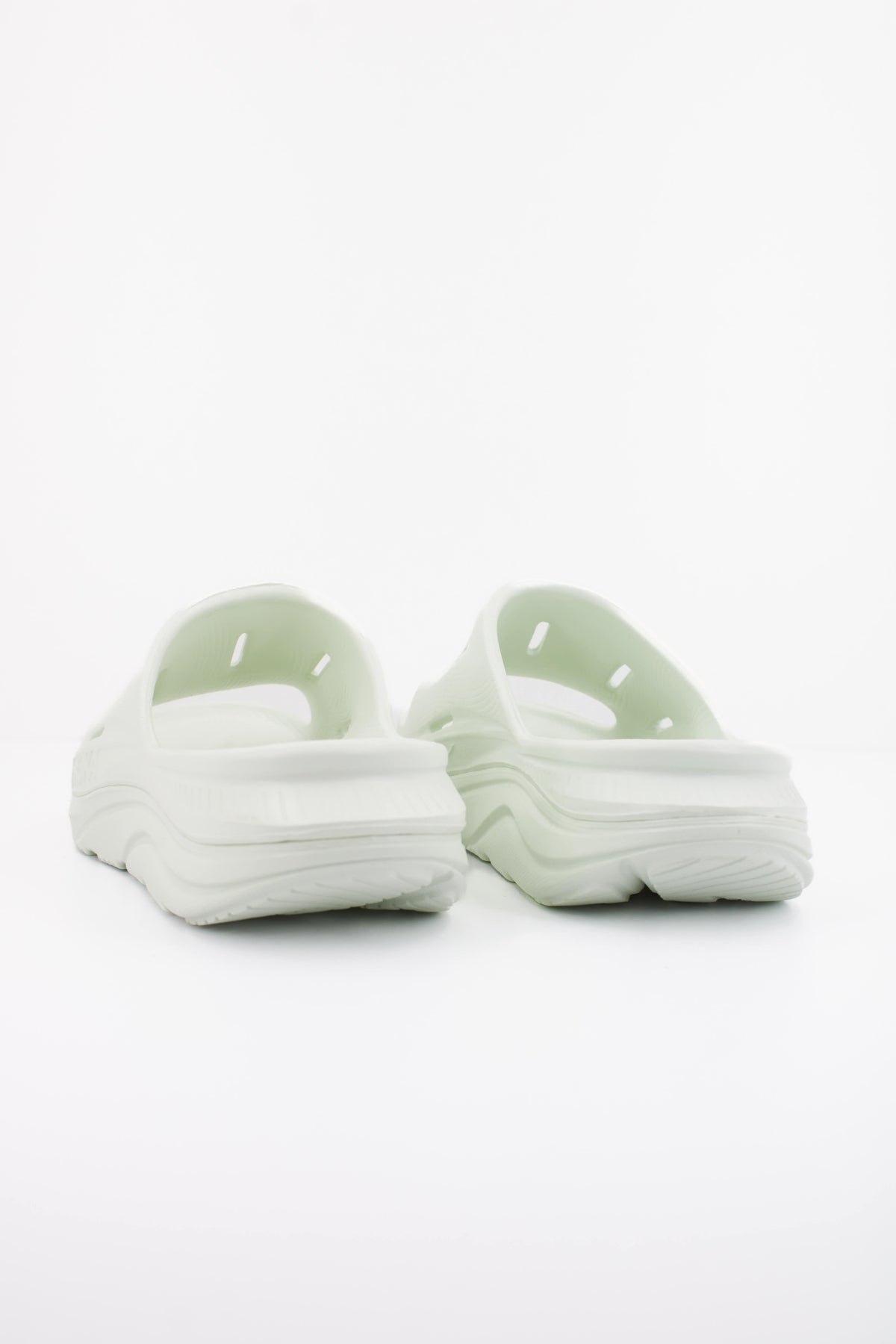 HOKA U ORA RECOVERY en color VERDE (4)