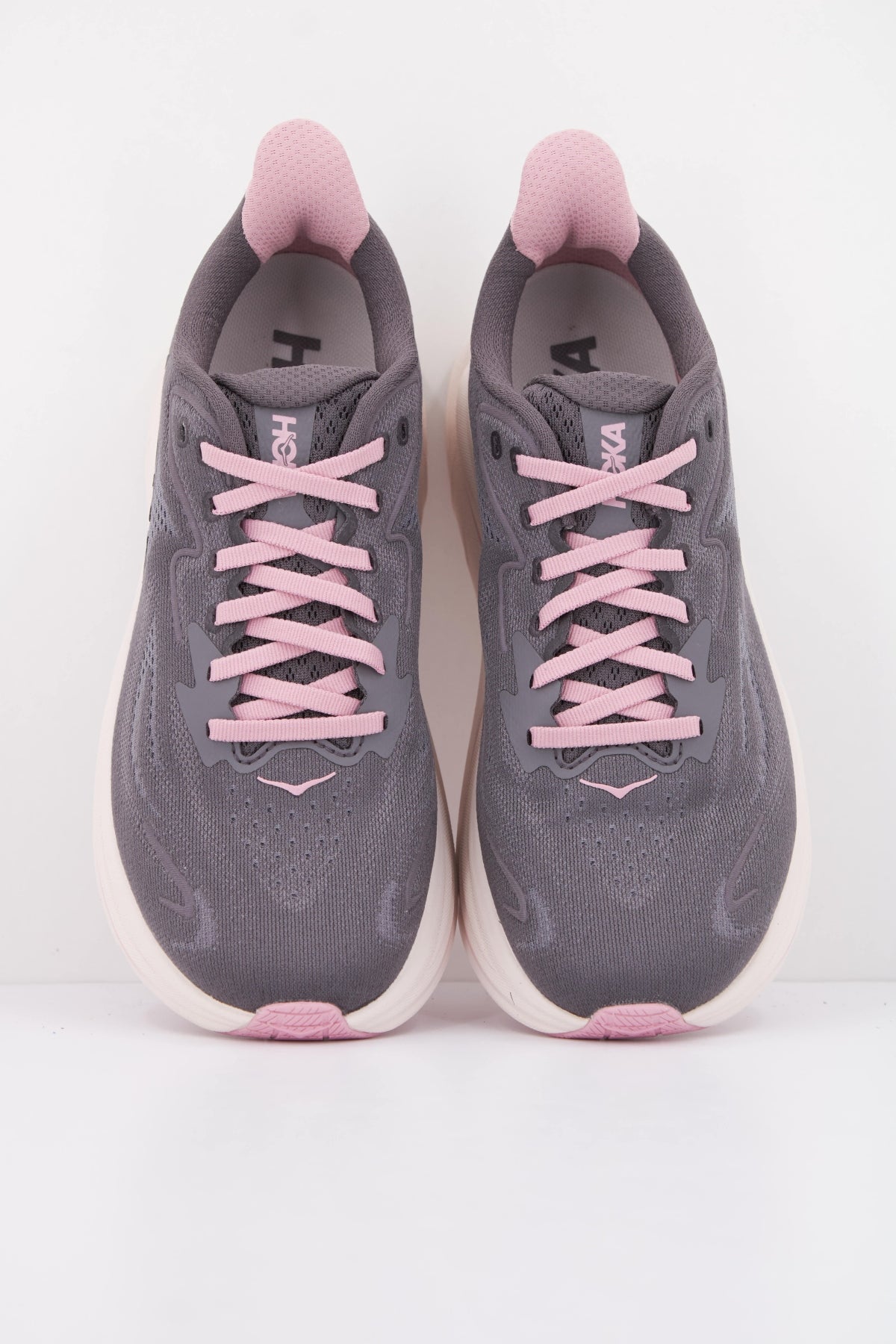 HOKA W CLIFTON en color GRIS (3)