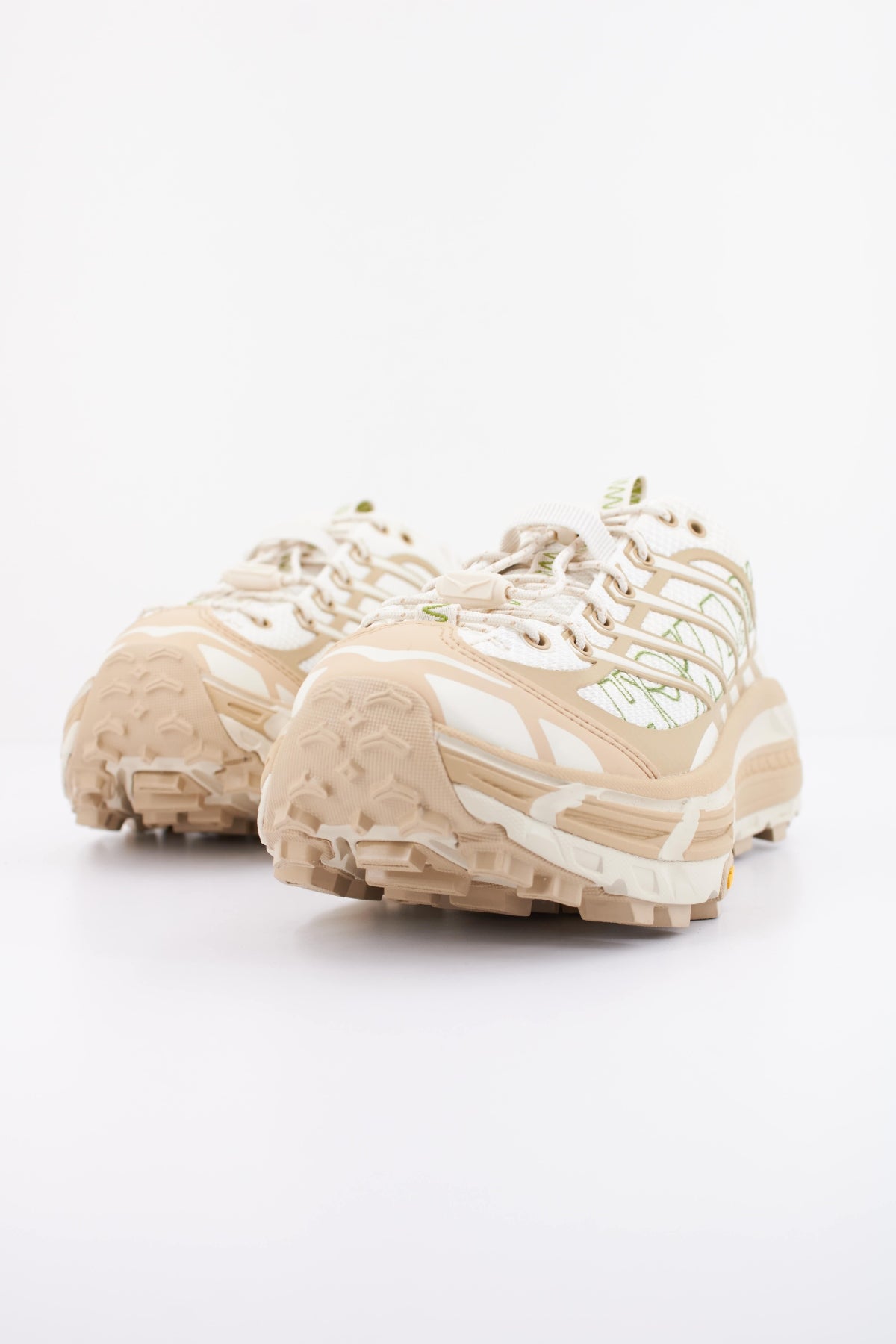 HOKA U MAFATE THREE en color BEIS (2)