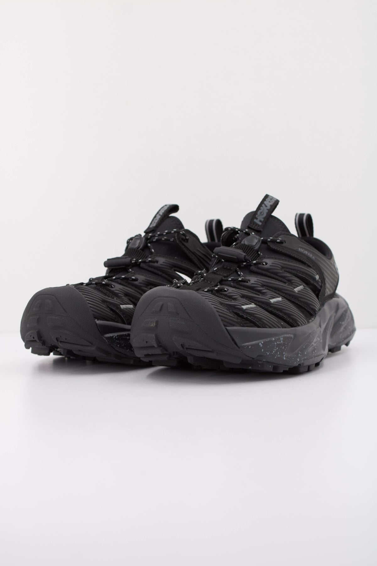 HOKA U HOPARA en color NEGRO (2)