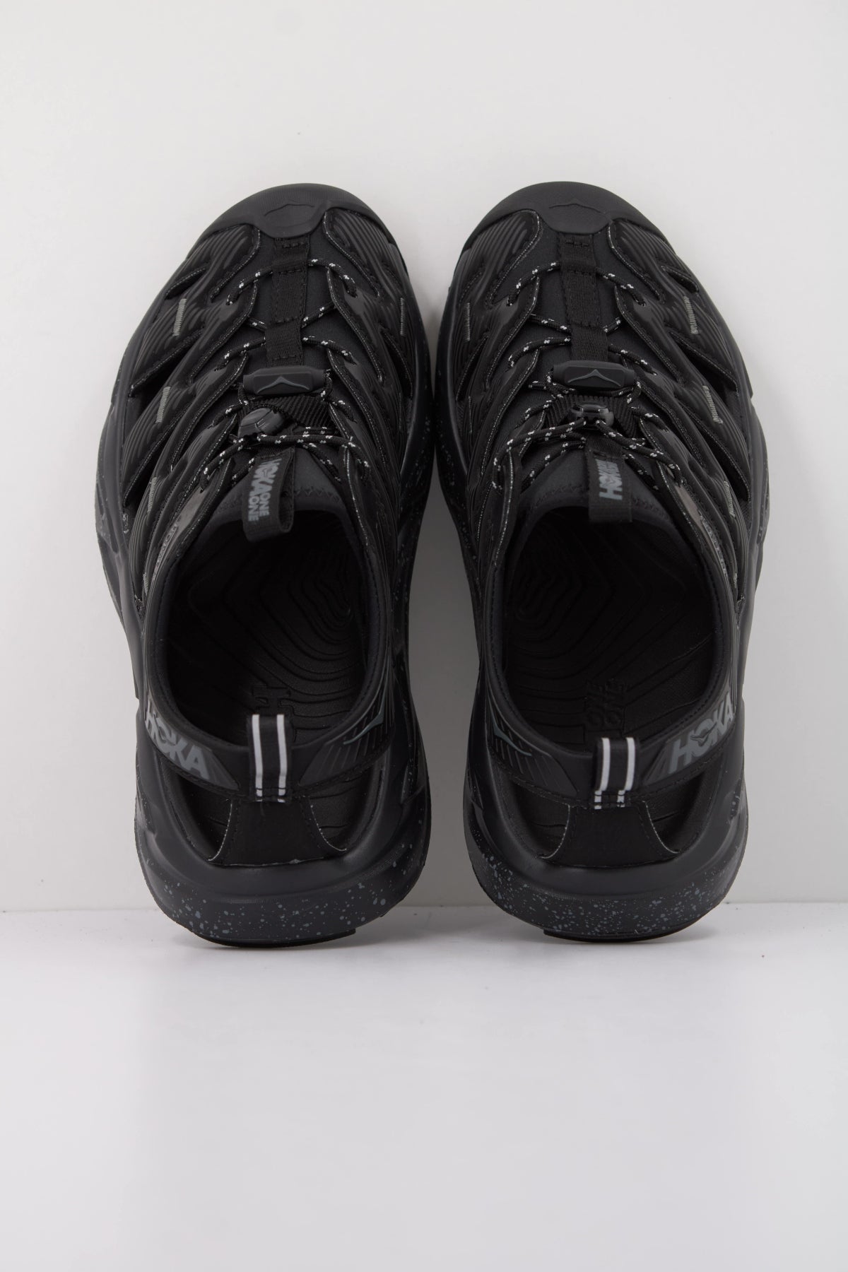HOKA U HOPARA en color NEGRO (3)