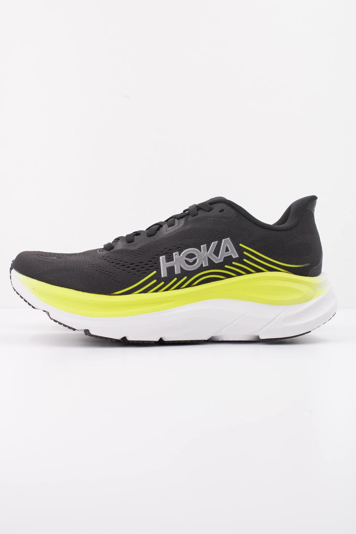 HOKA ZAPATILLA CLIFTON en color NEGRO (1)