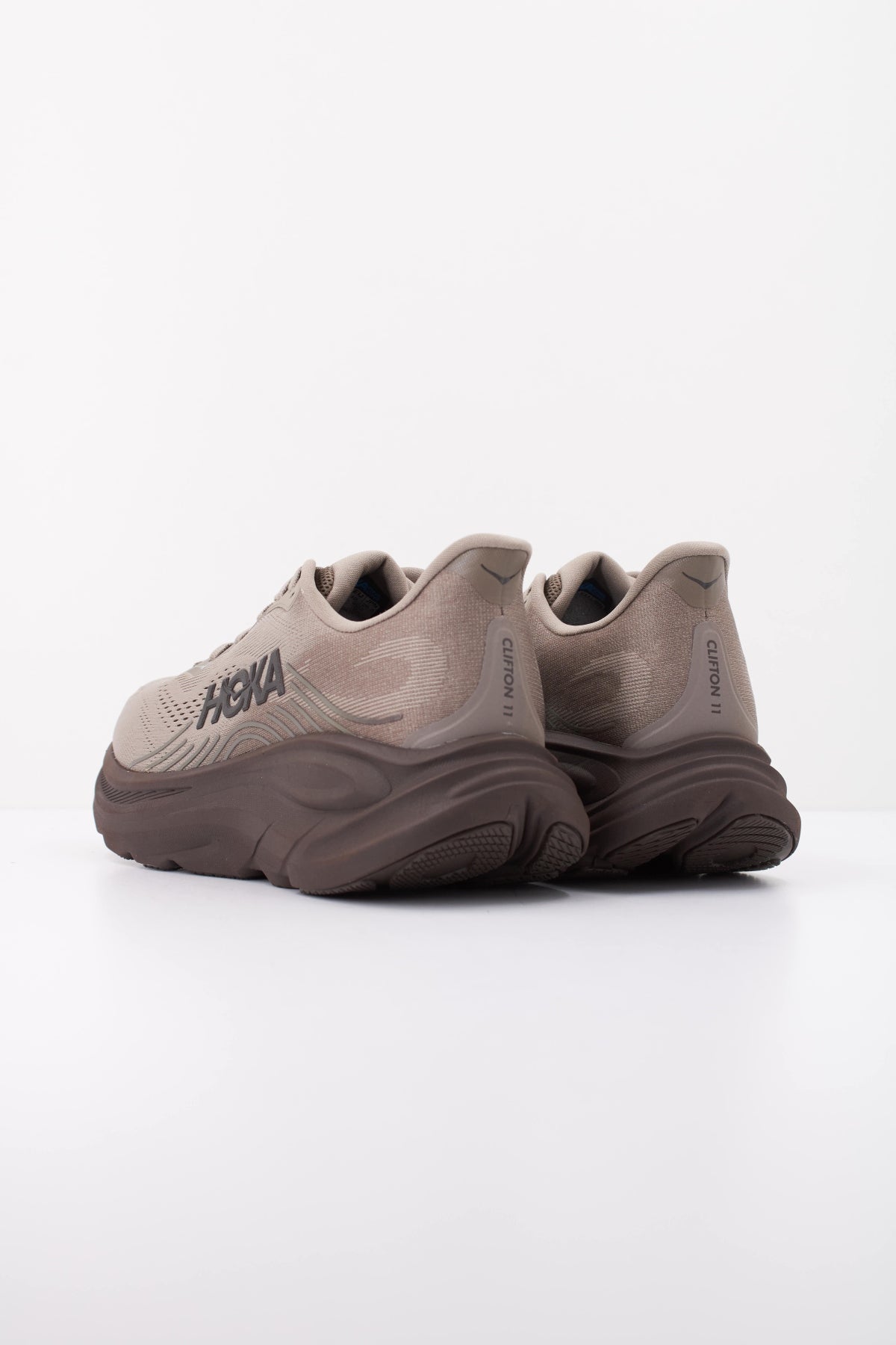 HOKA ZAPATILLA CLIFTON en color BEIS (4)